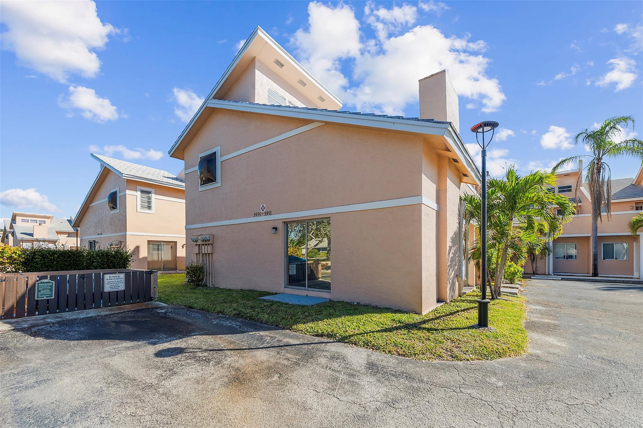 3951 Coral Springs Drive 21, Coral Springs, FL 33065
