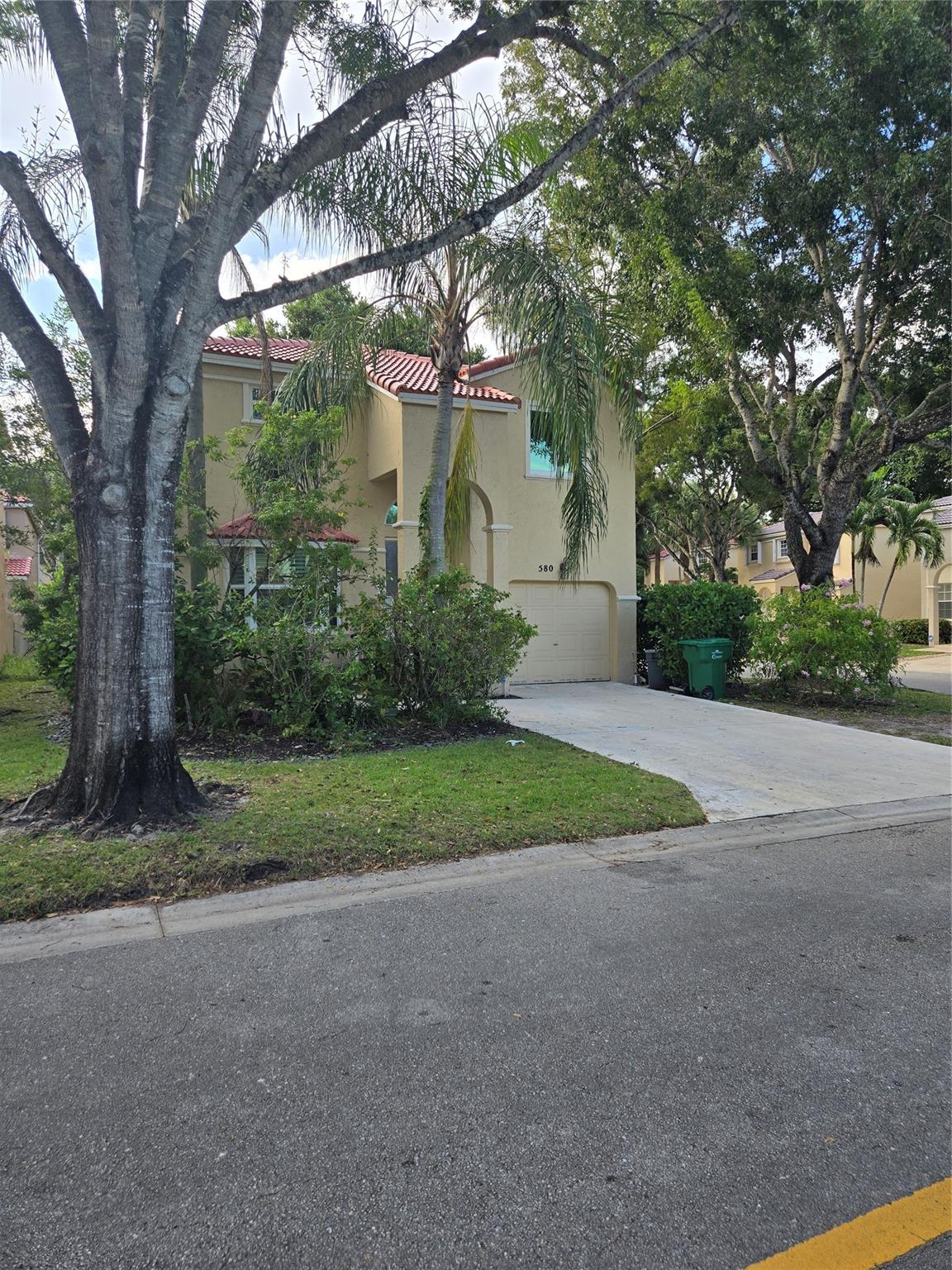 Photo for 580 NW 87 Way, Coral Springs, FL 33071 - listing #FX-10534554 580 NW 87 Way, Coral Springs, FL 33071
