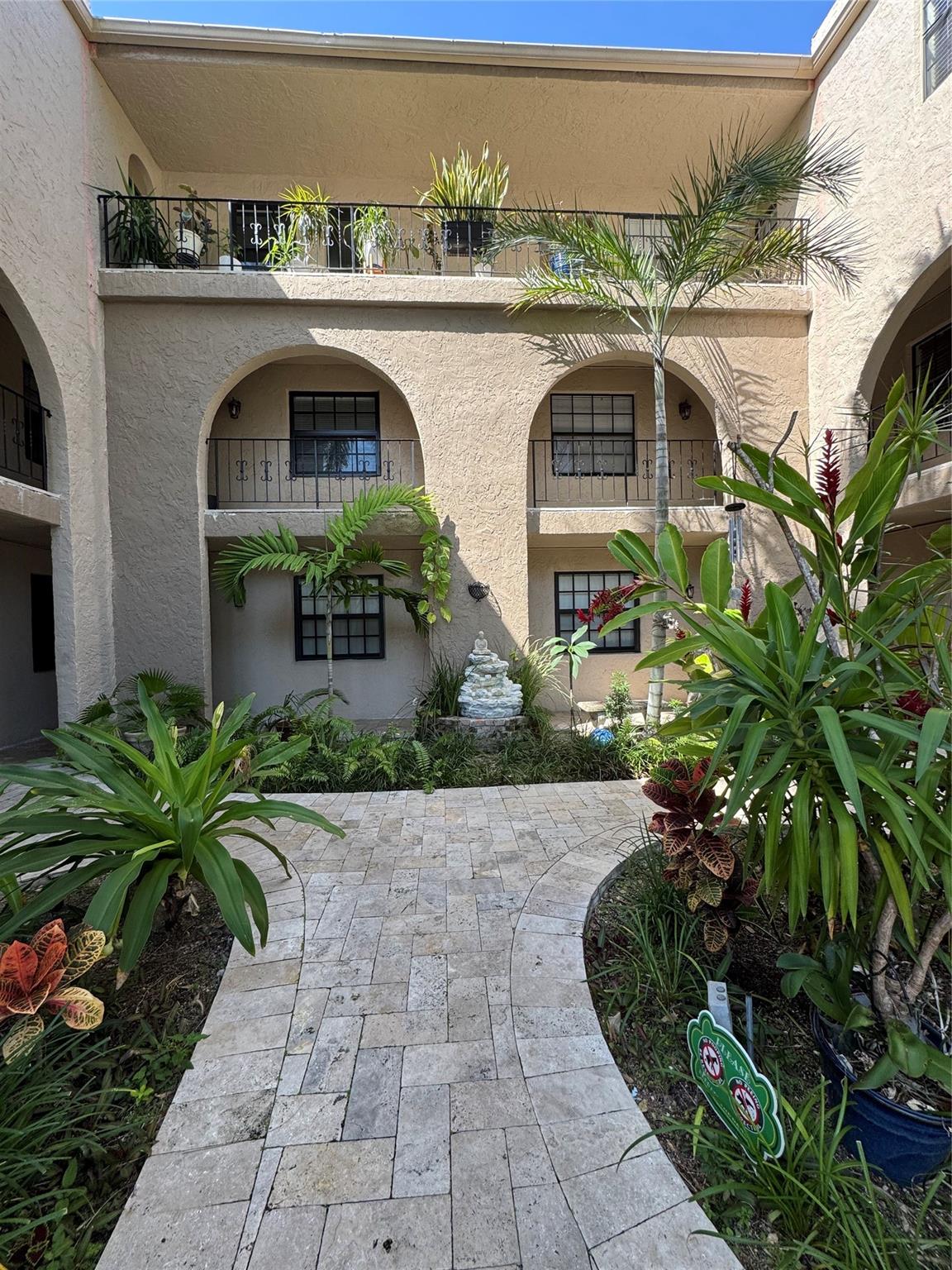 Photo for 815 NE 28th Street, 104, Wilton Manors, FL 33334 - Listing #FX-10492542 815 NE 28th Street, 104, Wilton Manors, FL 33334