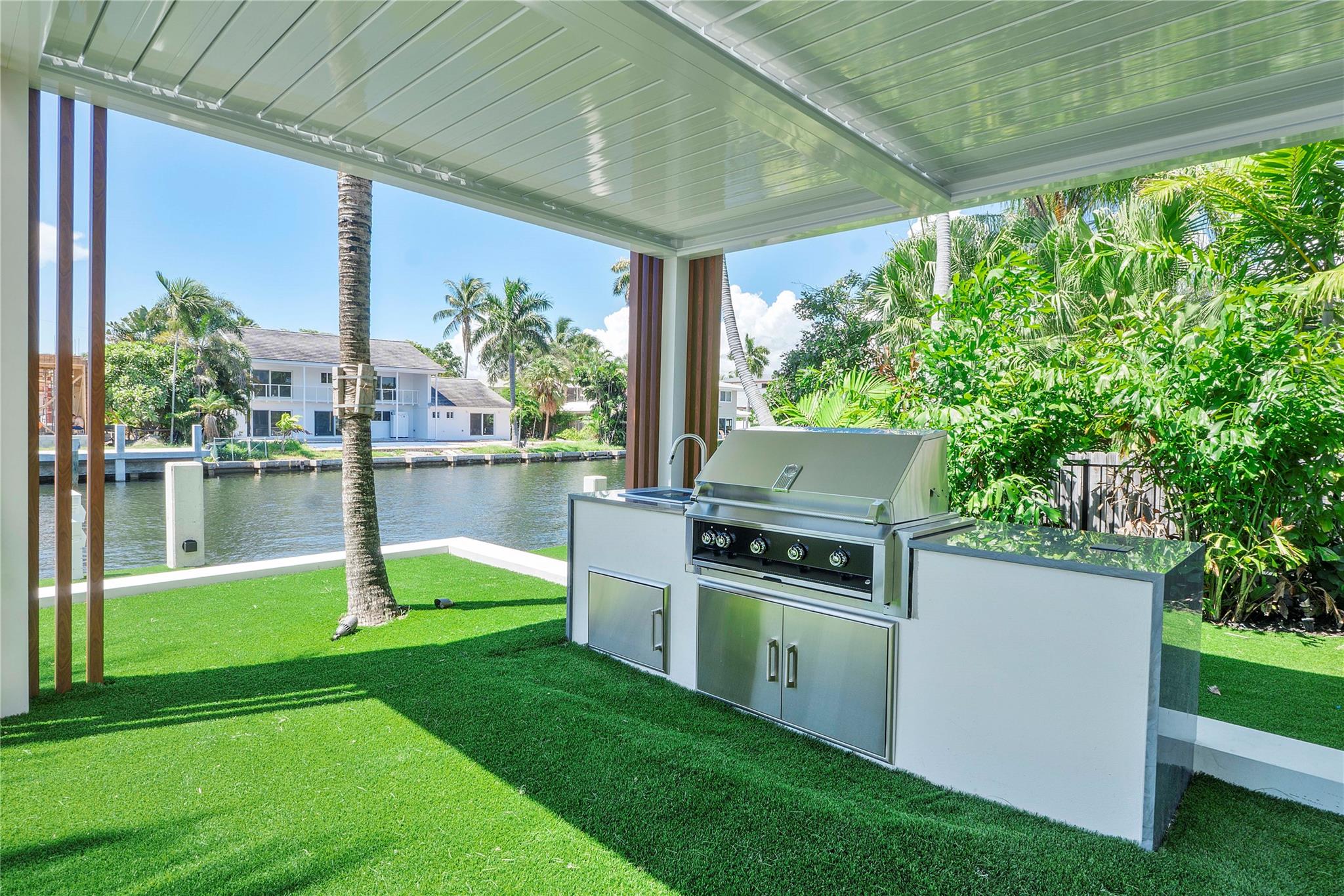 2880 NE 28th Street, Fort Lauderdale, FL 33306