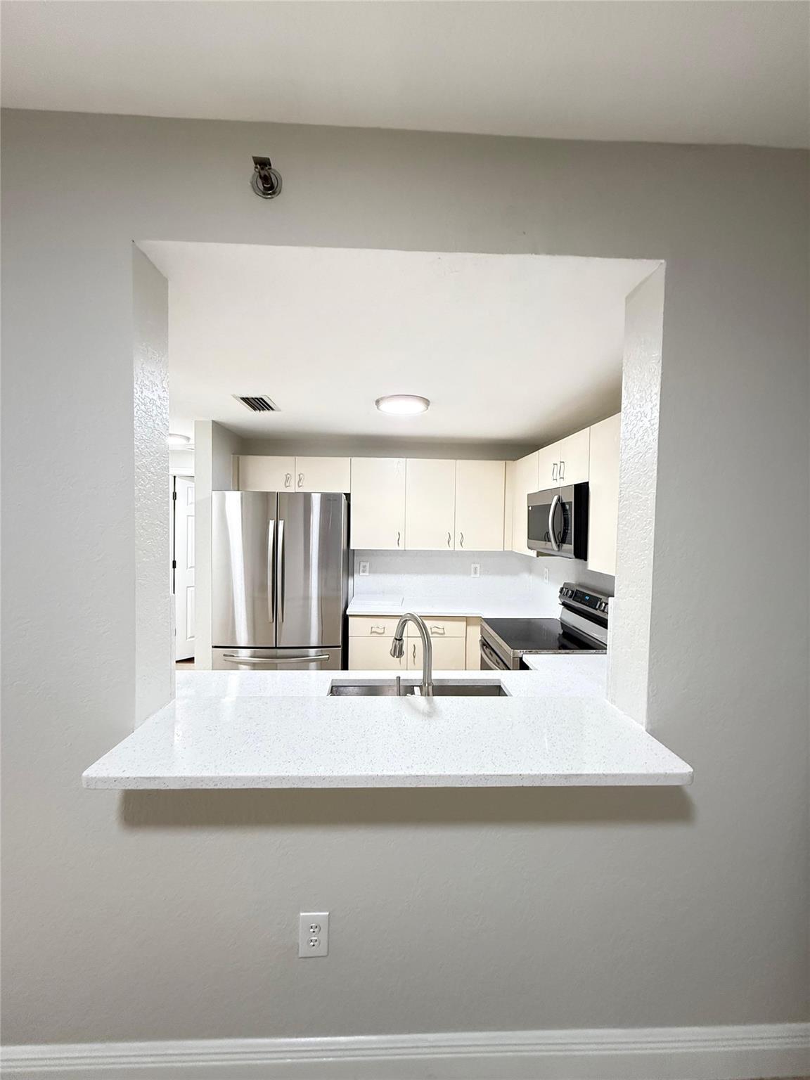 2901 Riverside Drive 102, Coral Springs, FL 33065