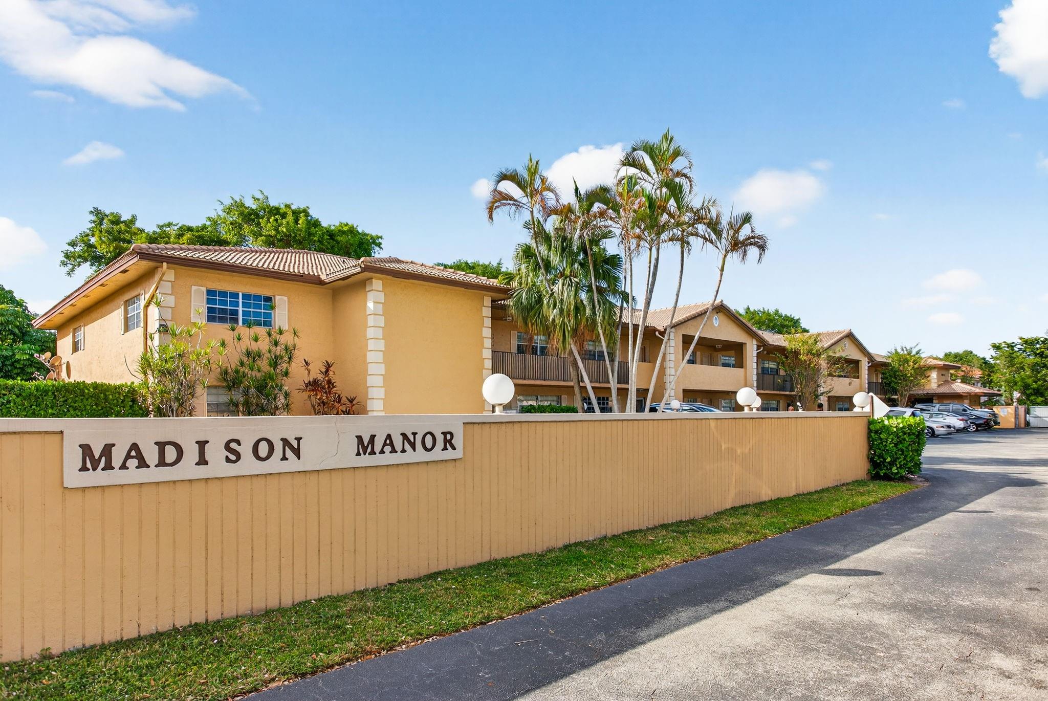 Photo for 3034 Coral Springs Drive, 202, Coral Springs, FL 33065 - listing #FX-10531152 3034 Coral Springs Drive, 202, Coral Springs, FL 33065