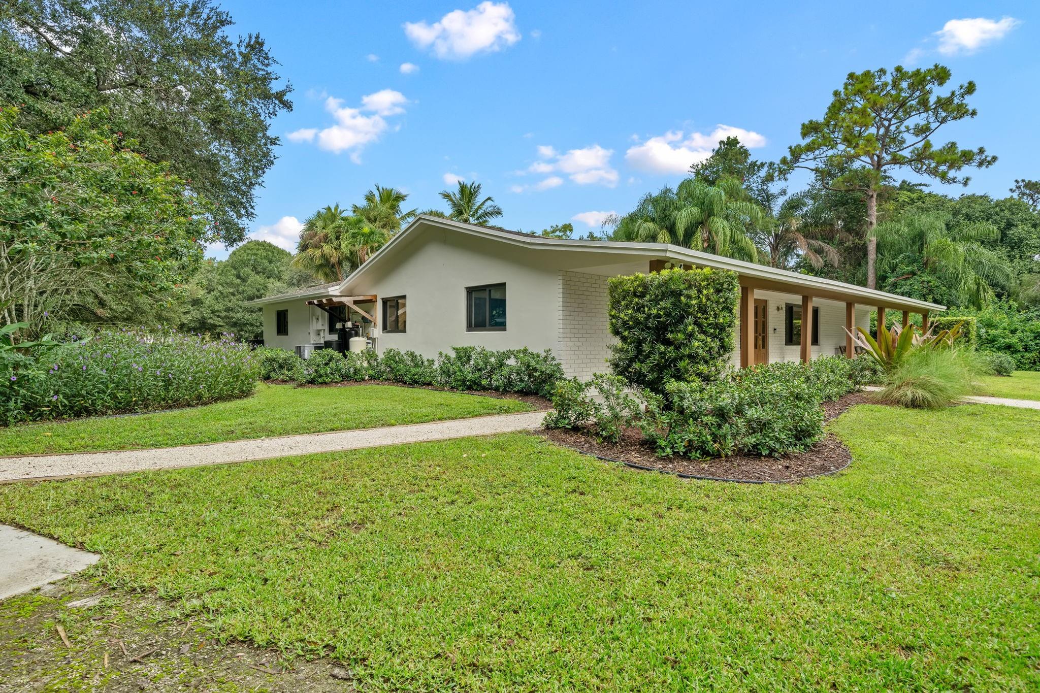 Photo for 3547 B Road, Loxahatchee Groves, FL 33470 - Listing #FX-10526166 3547 B Road, Loxahatchee Groves, FL 33470