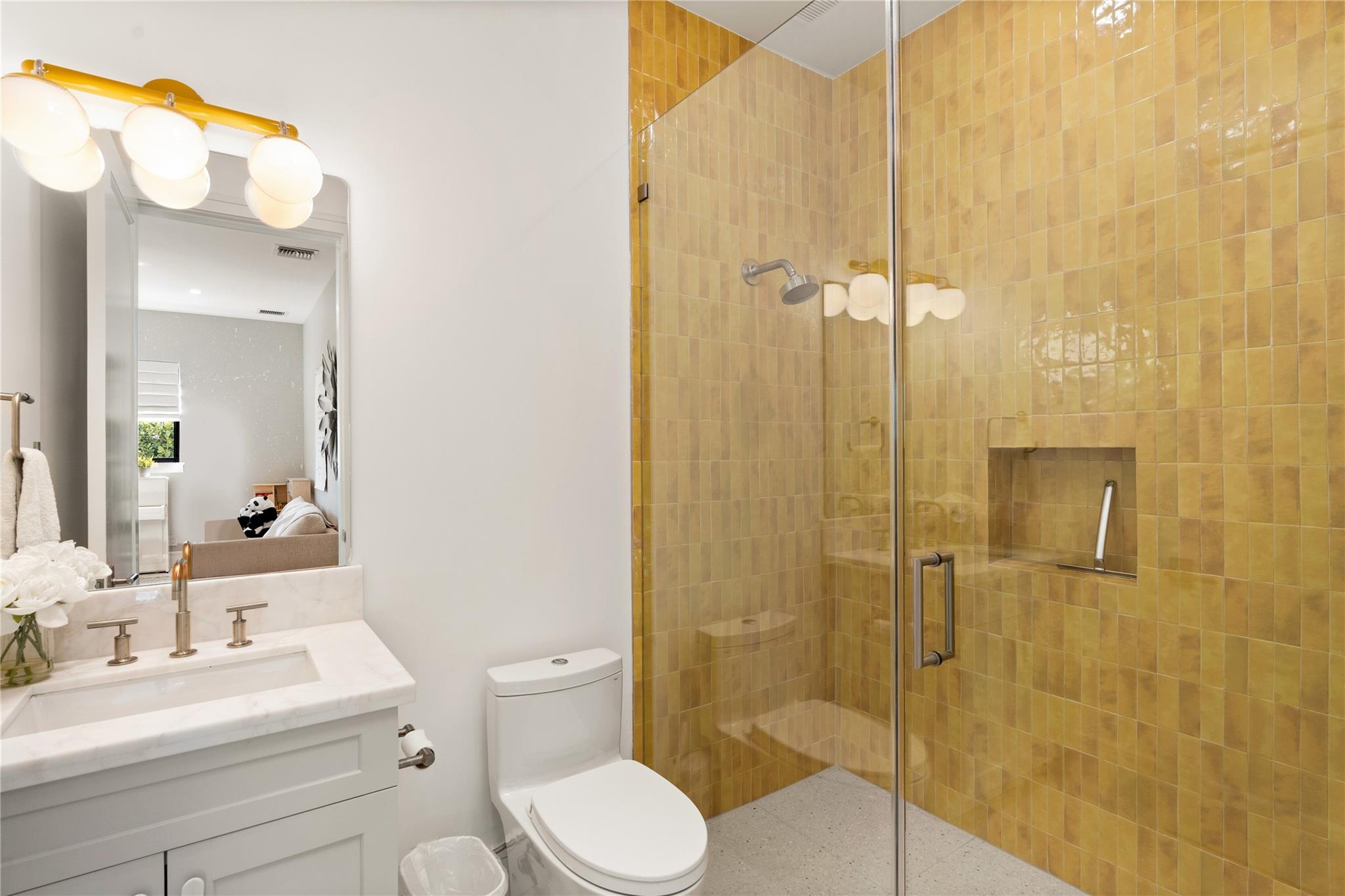 2300 NE 34th Court, Lighthouse Point, FL 33064