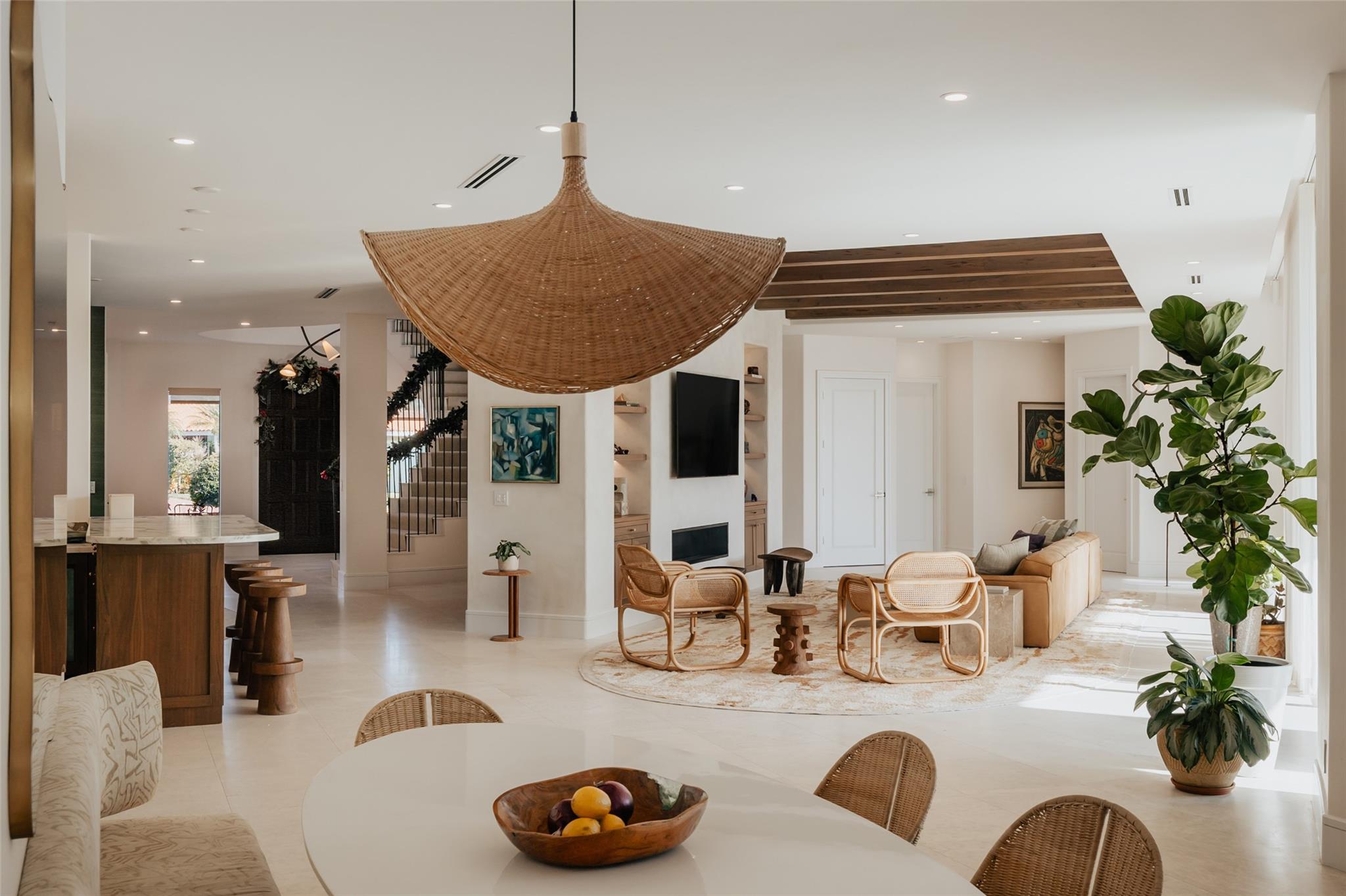 2300 NE 34th Court, Lighthouse Point, FL 33064