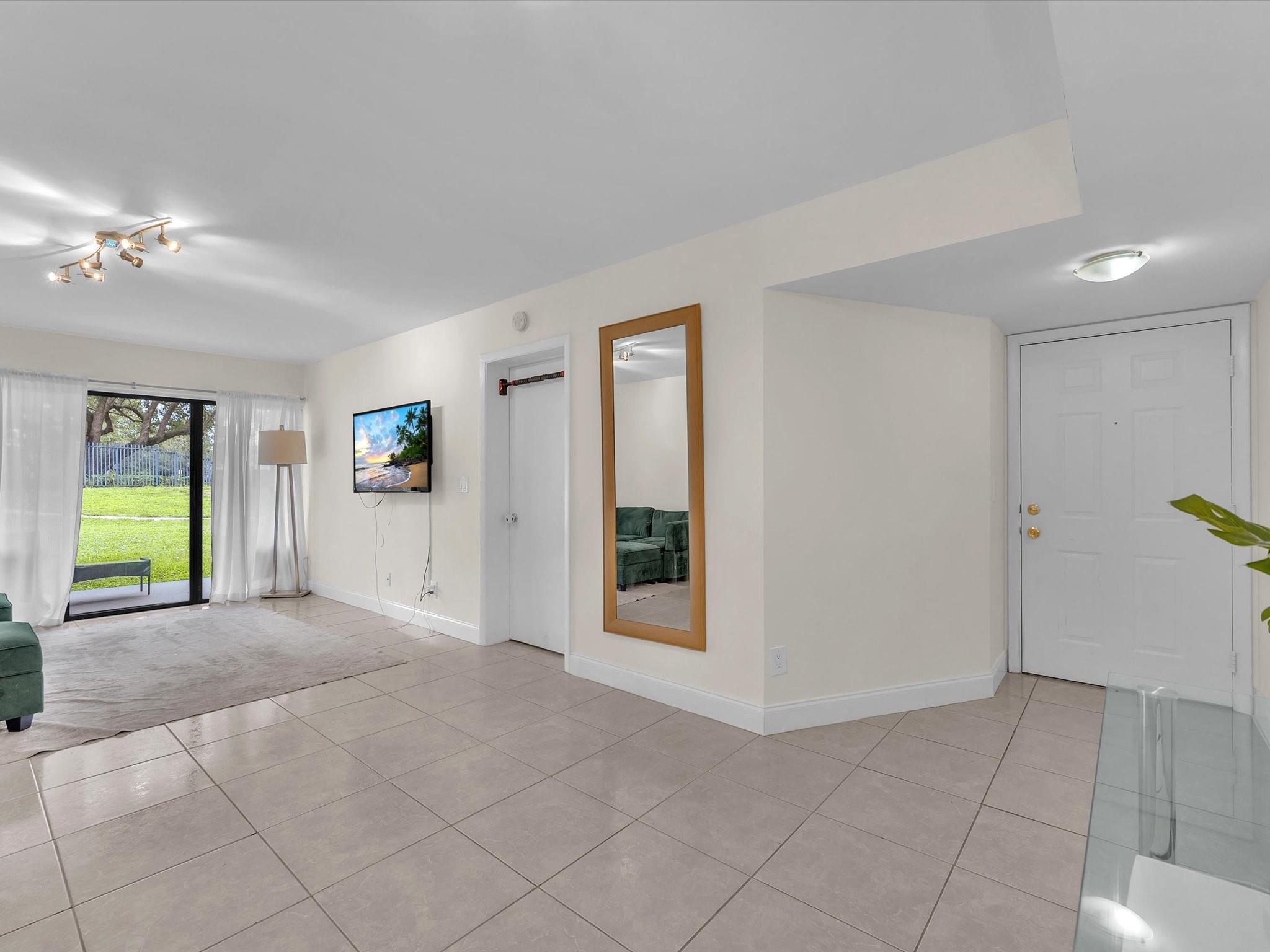 9022 W Atlantic Boulevard 213, Coral Springs, FL 33071