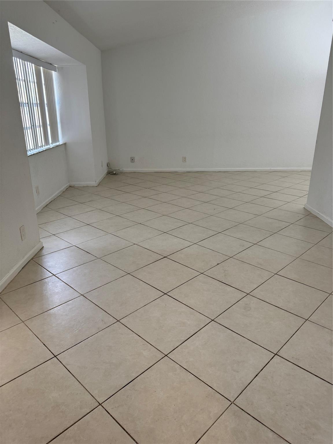 10630 NW 2nd Place, Coral Springs, FL 33071