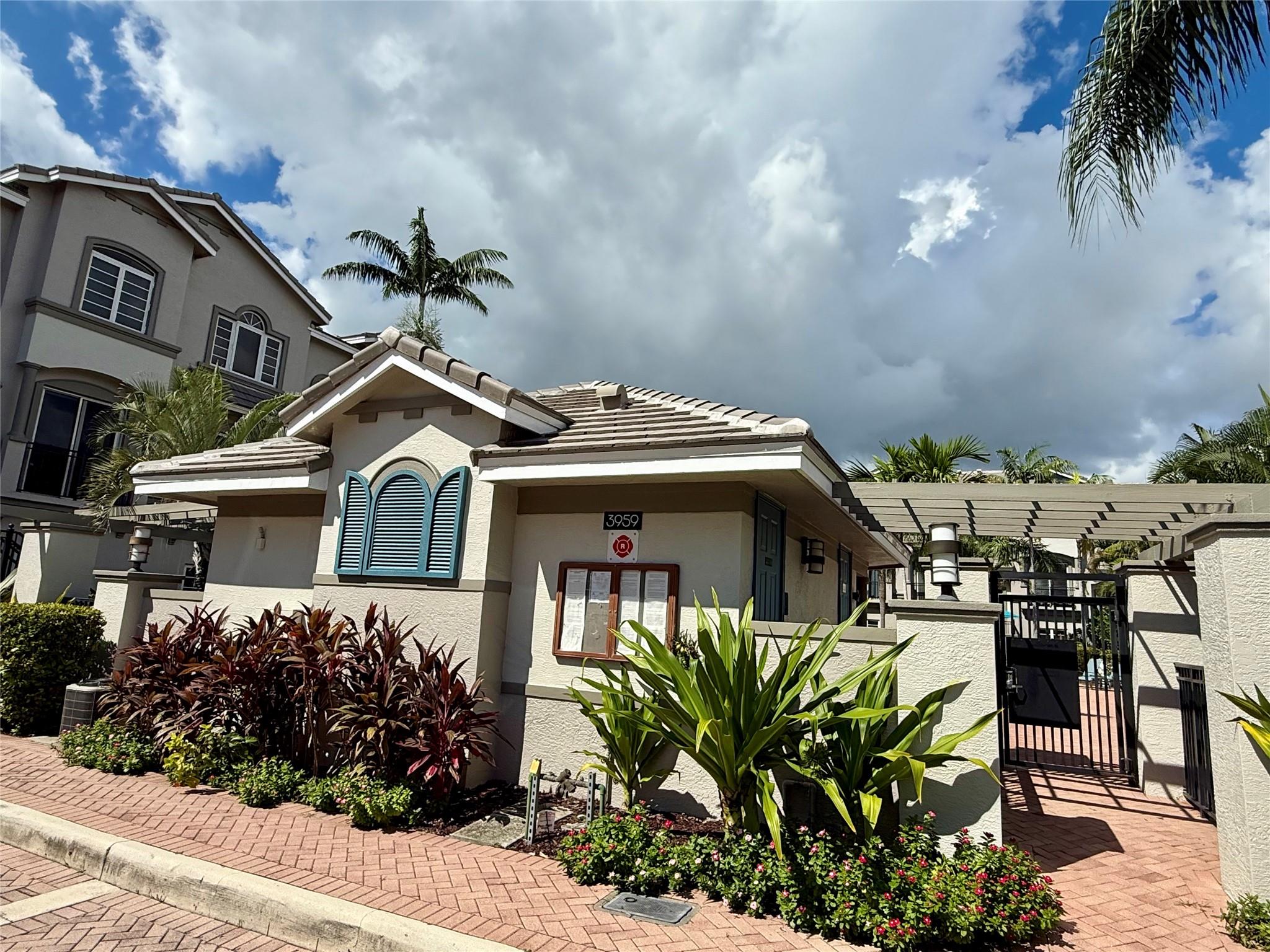 Photo for 1951 Coral Heights Boulevard, 402, Fort Lauderdale, FL 33308 - Listing #FX-10527008 1951 Coral Heights Boulevard, 402, Fort Lauderdale, FL 33308
