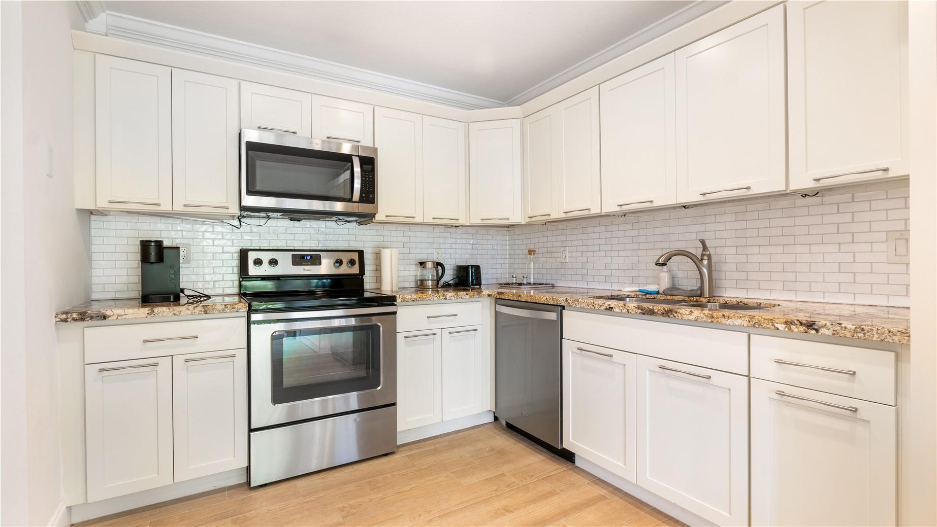 6525 Via Regina 0100, Boca Raton, FL 33433