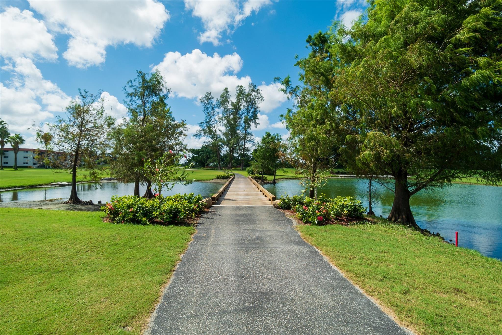 Photo for 8900 Washington Boulevard, 506B, Pembroke Pines, FL 33025 - Listing #FX-10484168 8900 Washington Boulevard, 506B, Pembroke Pines, FL 33025