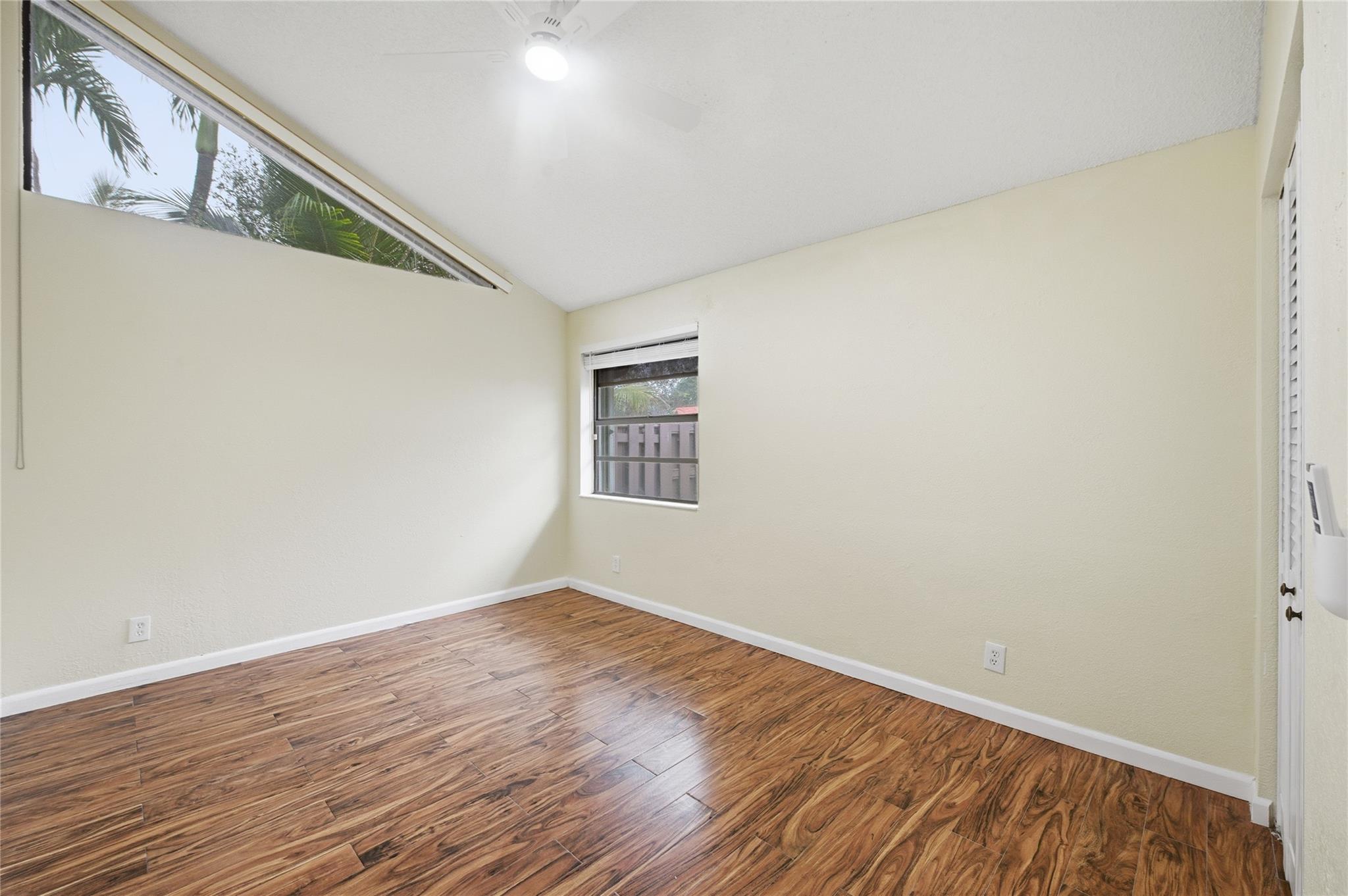 10949 NW 1st Mnr, Coral Springs, FL 33071