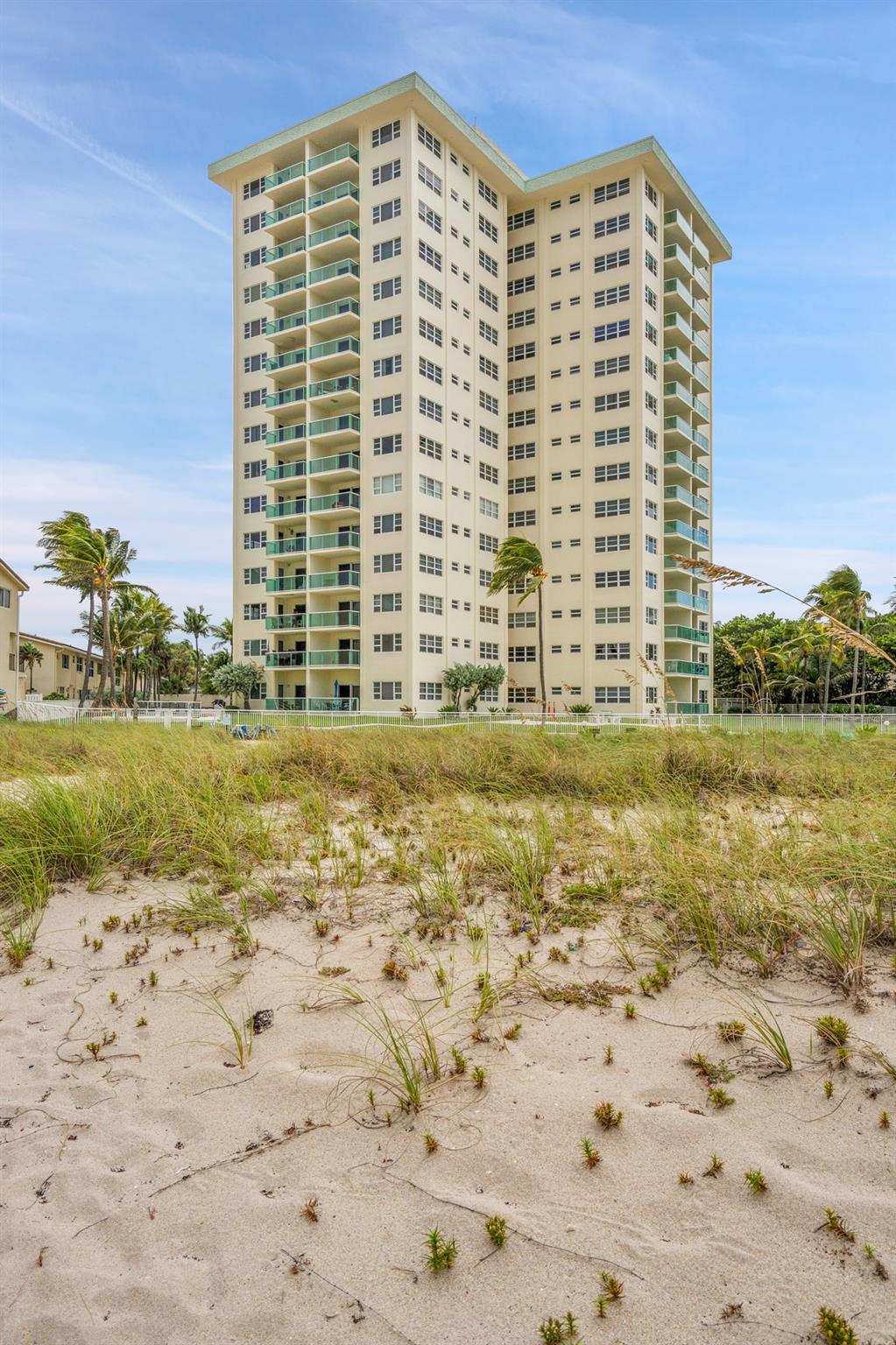 Photo for 6000 N Ocean Boulevard, 6E, Lauderdale By The Sea, FL 33308 - listing #FX-10530106 6000 N Ocean Boulevard, 6E, Lauderdale By The Sea, FL 33308