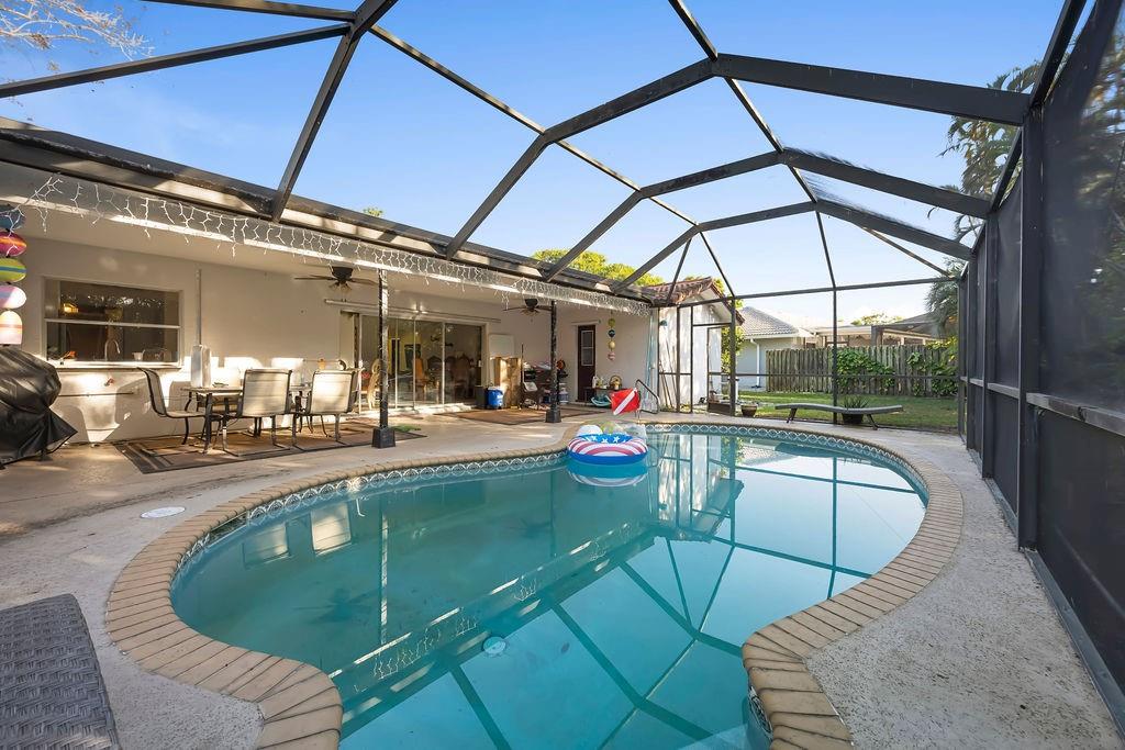 1060 NW 82nd Avenue, Coral Springs, FL 33071