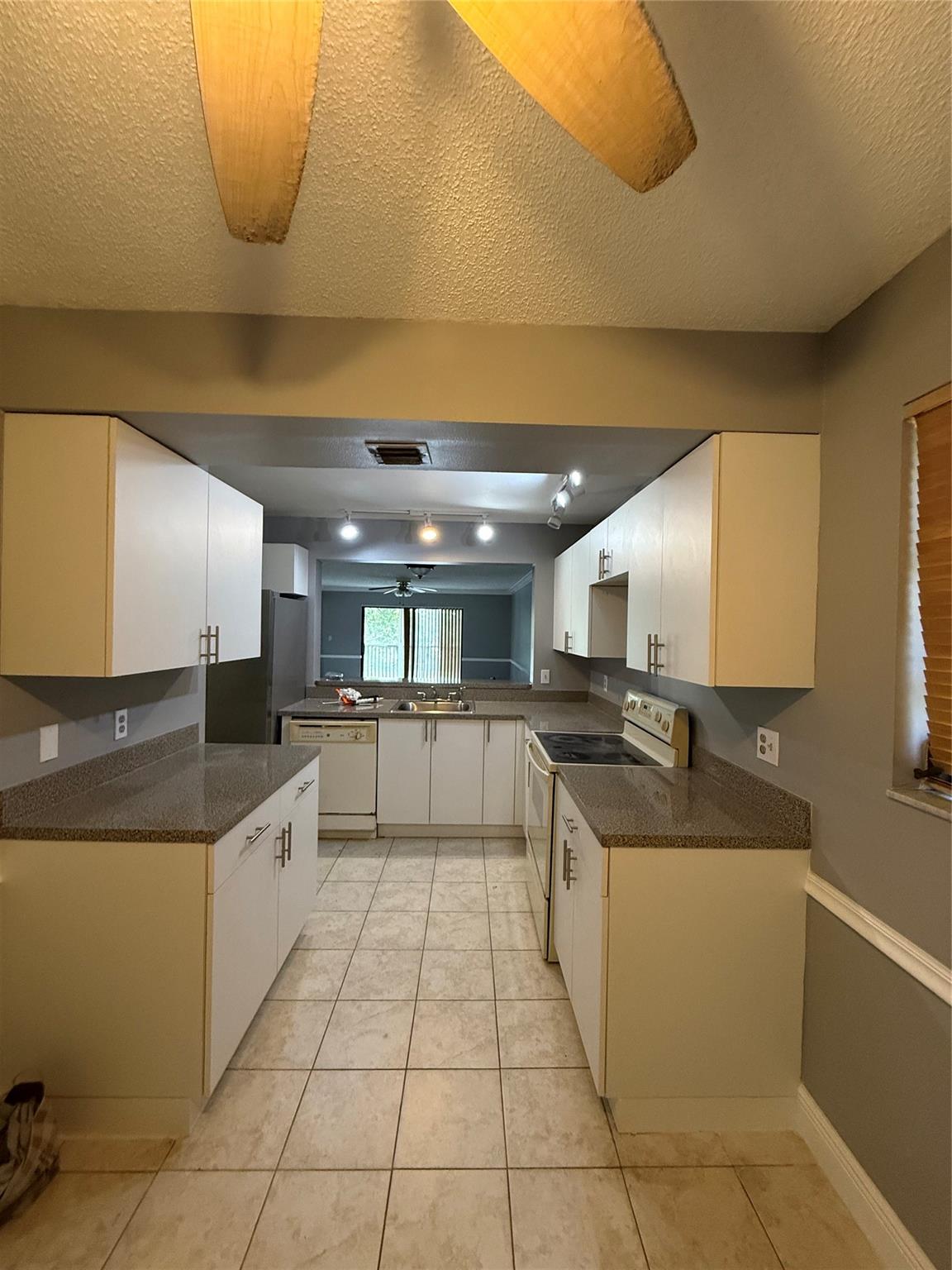 2033 Coral Ridge Drive 2033, Coral Springs, FL 33071