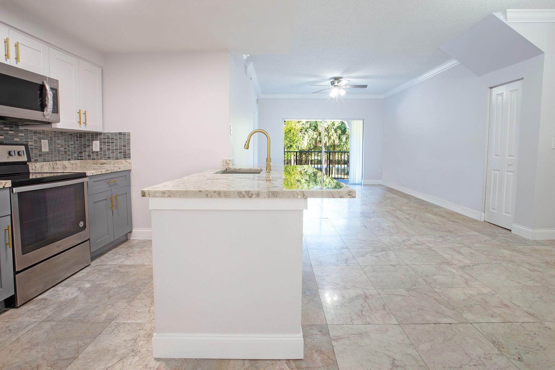 5860 W Sample Road 204, Coral Springs, FL 33067
