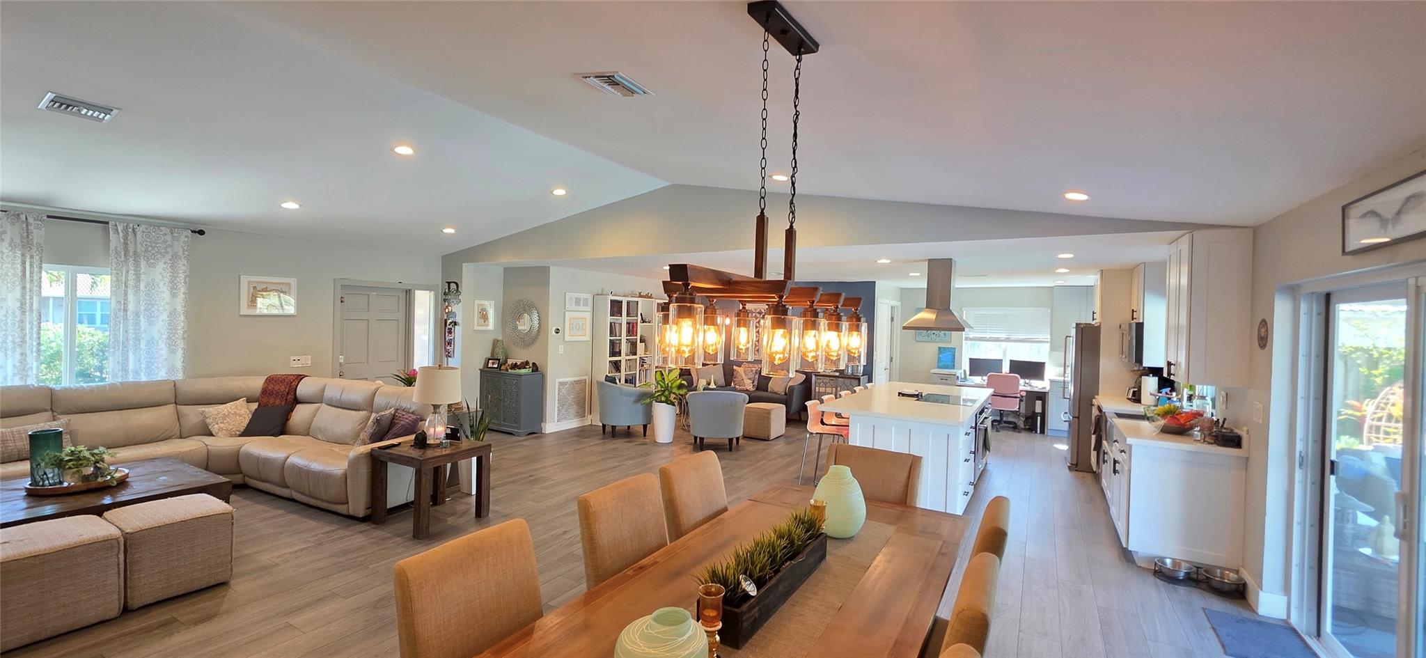 688 NW 100th Lane, Coral Springs, FL 33071