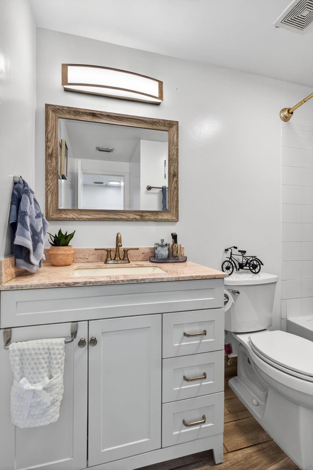 5980 W Sample Road 204, Coral Springs, FL 33067