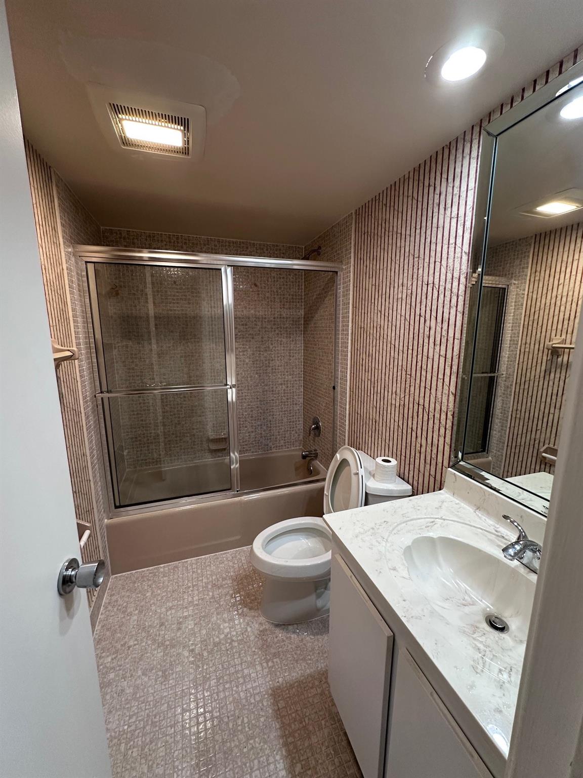 Photo for 3850 Oaks Clubhouse Drive, 403, Pompano Beach, FL 33069 - Listing #FX-10500367 3850 Oaks Clubhouse Drive, 403, Pompano Beach, FL 33069