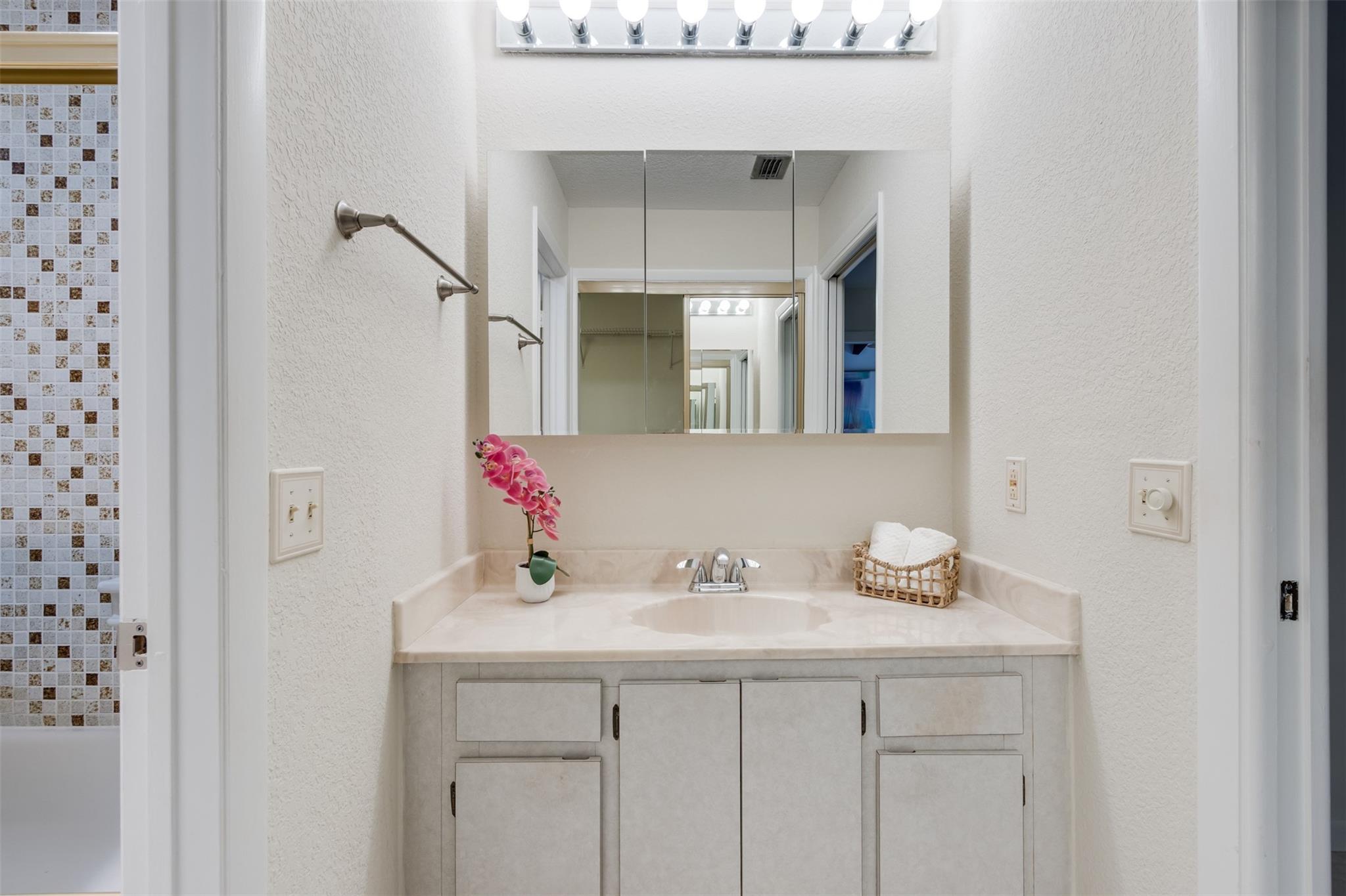 450 Briarwood Circle 2, Hollywood, FL 33024