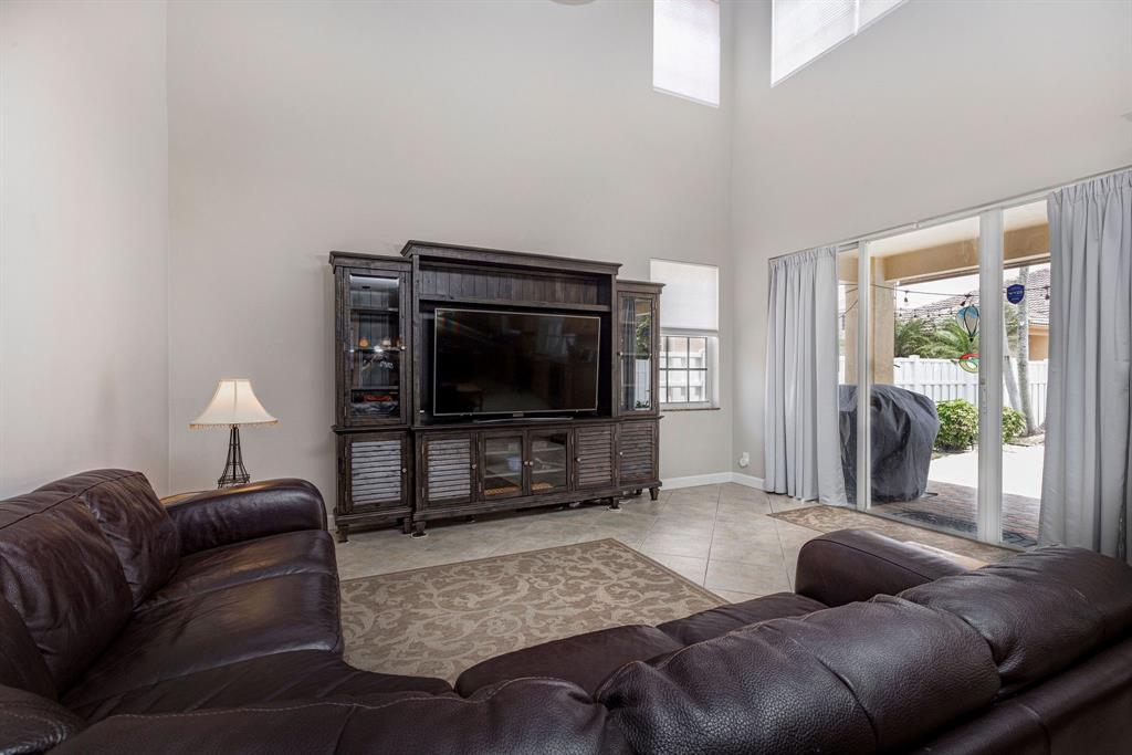 Photo for 1104 Hidden Valley Way, Weston, FL 33327 - Listing #FX-10435153 1104 Hidden Valley Way, Weston, FL 33327