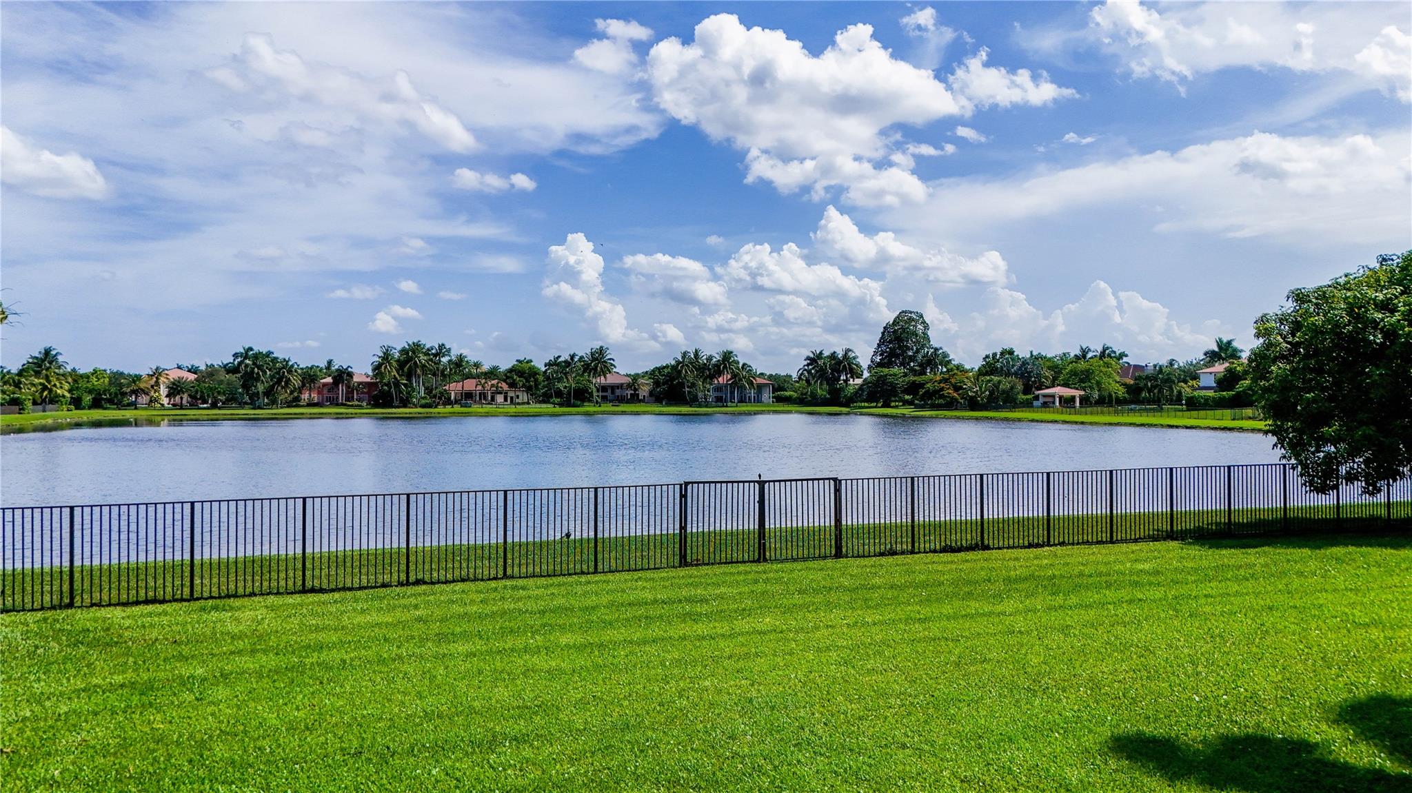 Photo for 10792 Pine Lodge Trail, Davie, FL 33328 - Listing #FX-10511577 10792 Pine Lodge Trail, Davie, FL 33328