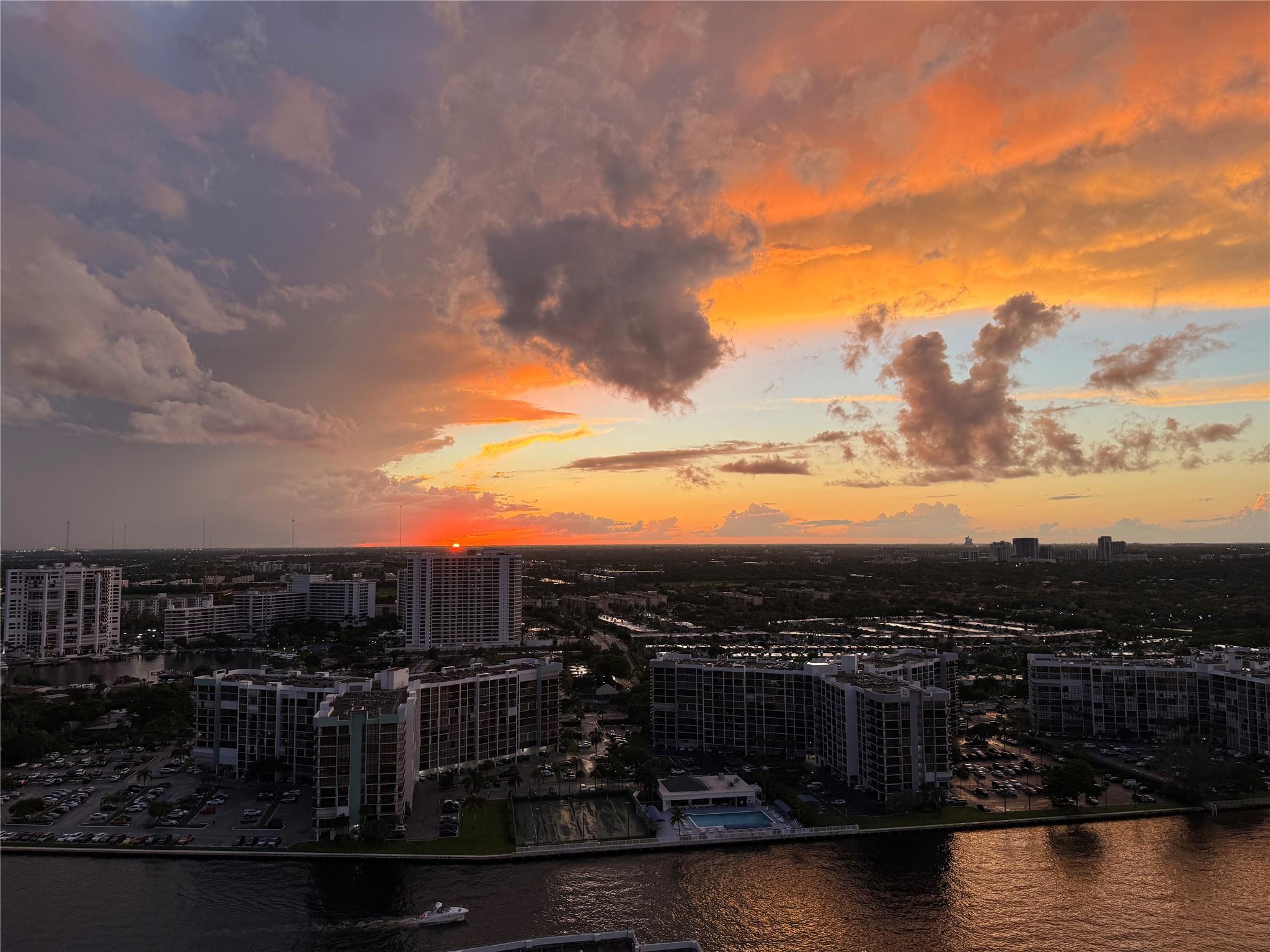 Photo for 3535 S Ocean Drive, 2605, Hollywood, FL 33019 - Listing #FX-10526434 3535 S Ocean Drive, 2605, Hollywood, FL 33019