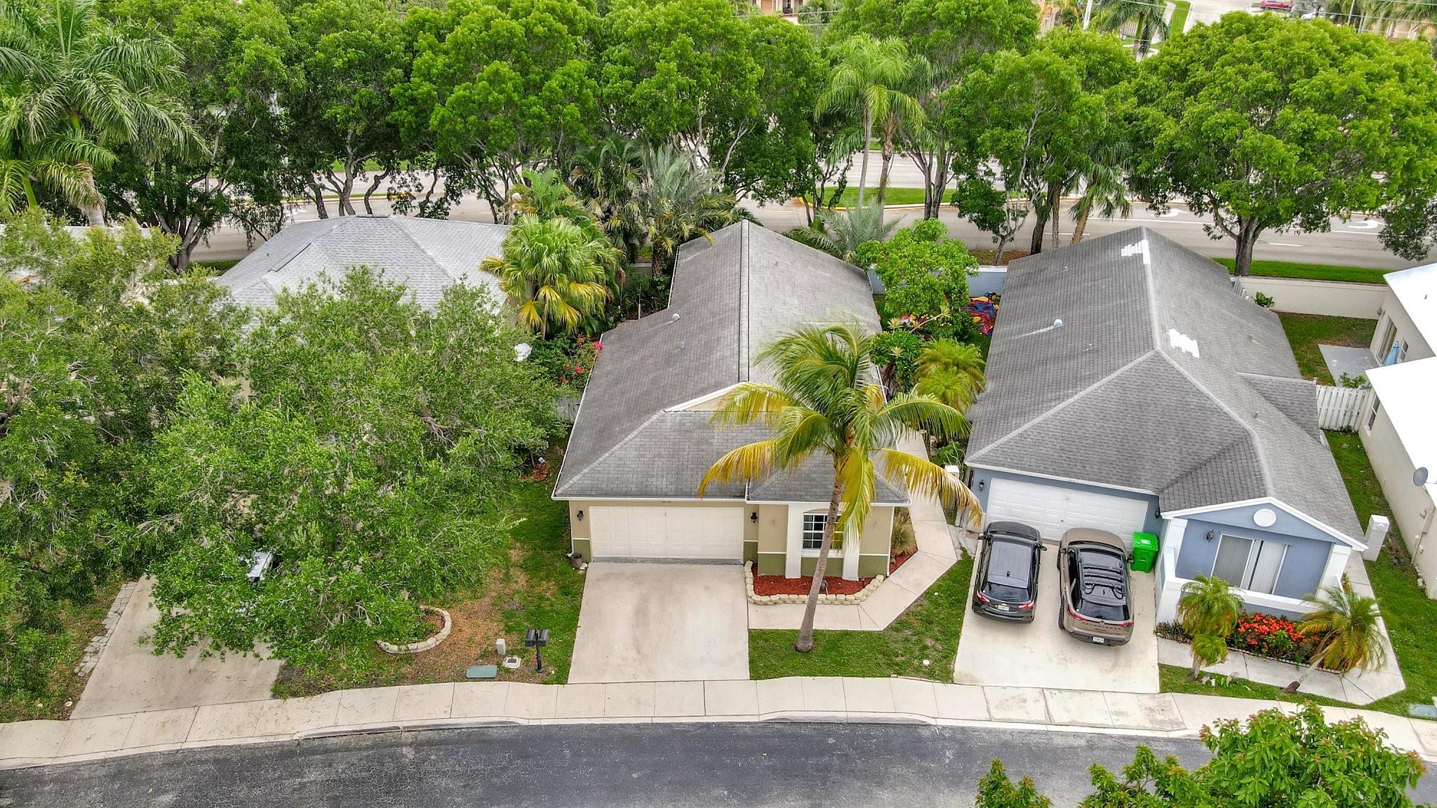 Photo for 134 E Riverbend Drive, Sunrise, FL 33326 - Listing #FX-10503326 134 E Riverbend Drive, Sunrise, FL 33326