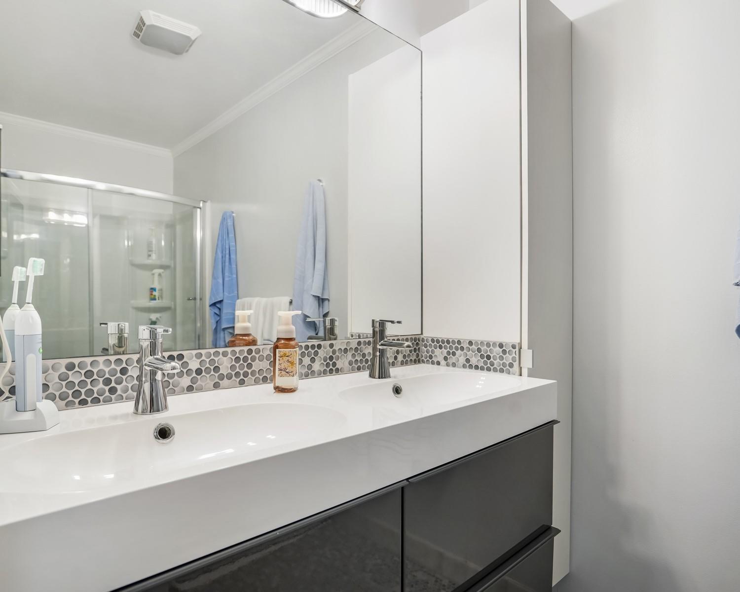 906 NW 83rd Drive, Coral Springs, FL 33071