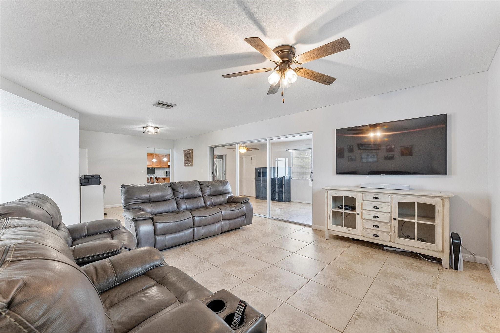 2757 NW 83rd Terrace, Coral Springs, FL 33065