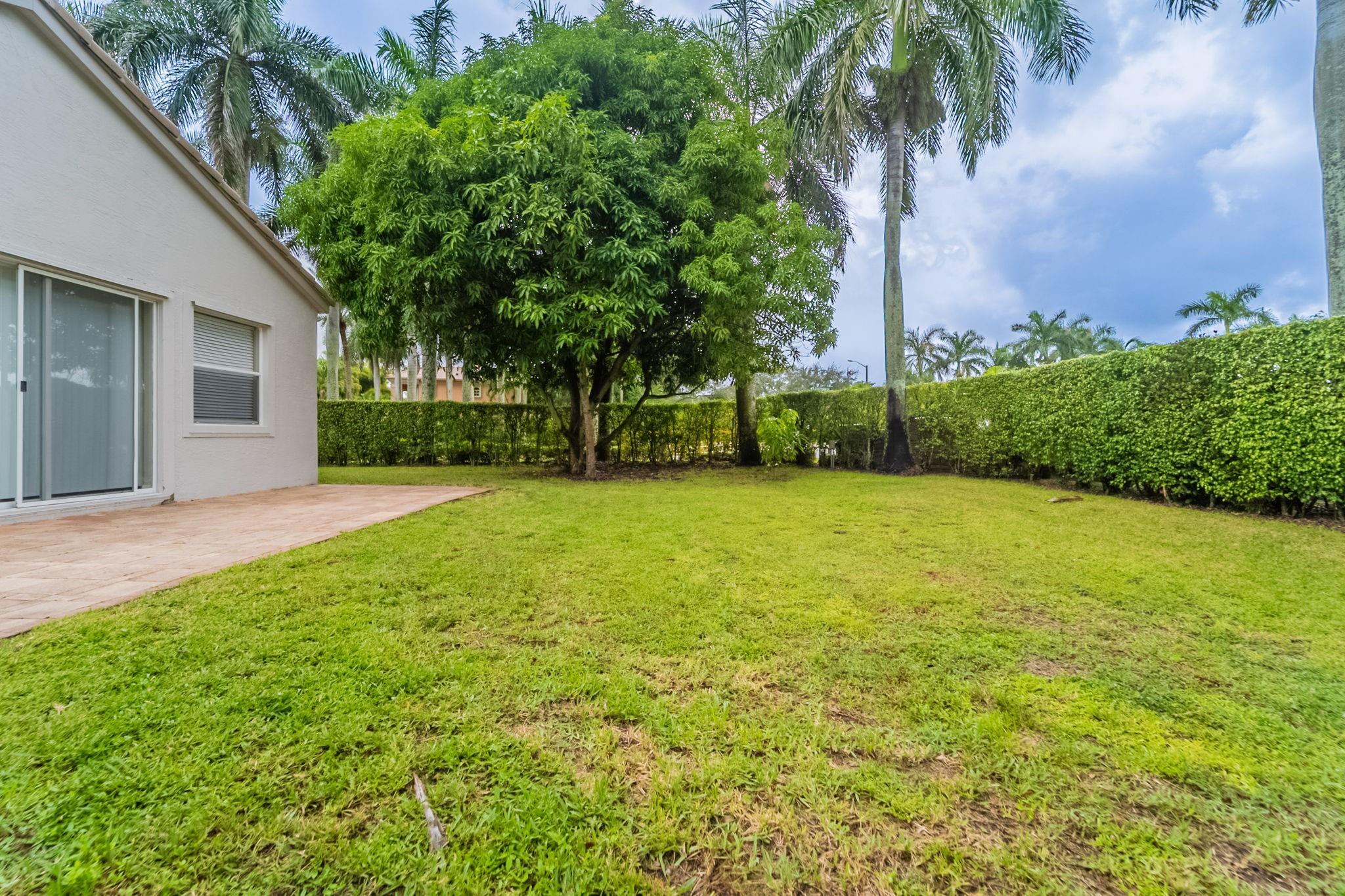 Photo for 6359 Stonehurst Circle, Lake Worth, FL 33467 - Listing #FX-10528195 6359 Stonehurst Circle, Lake Worth, FL 33467