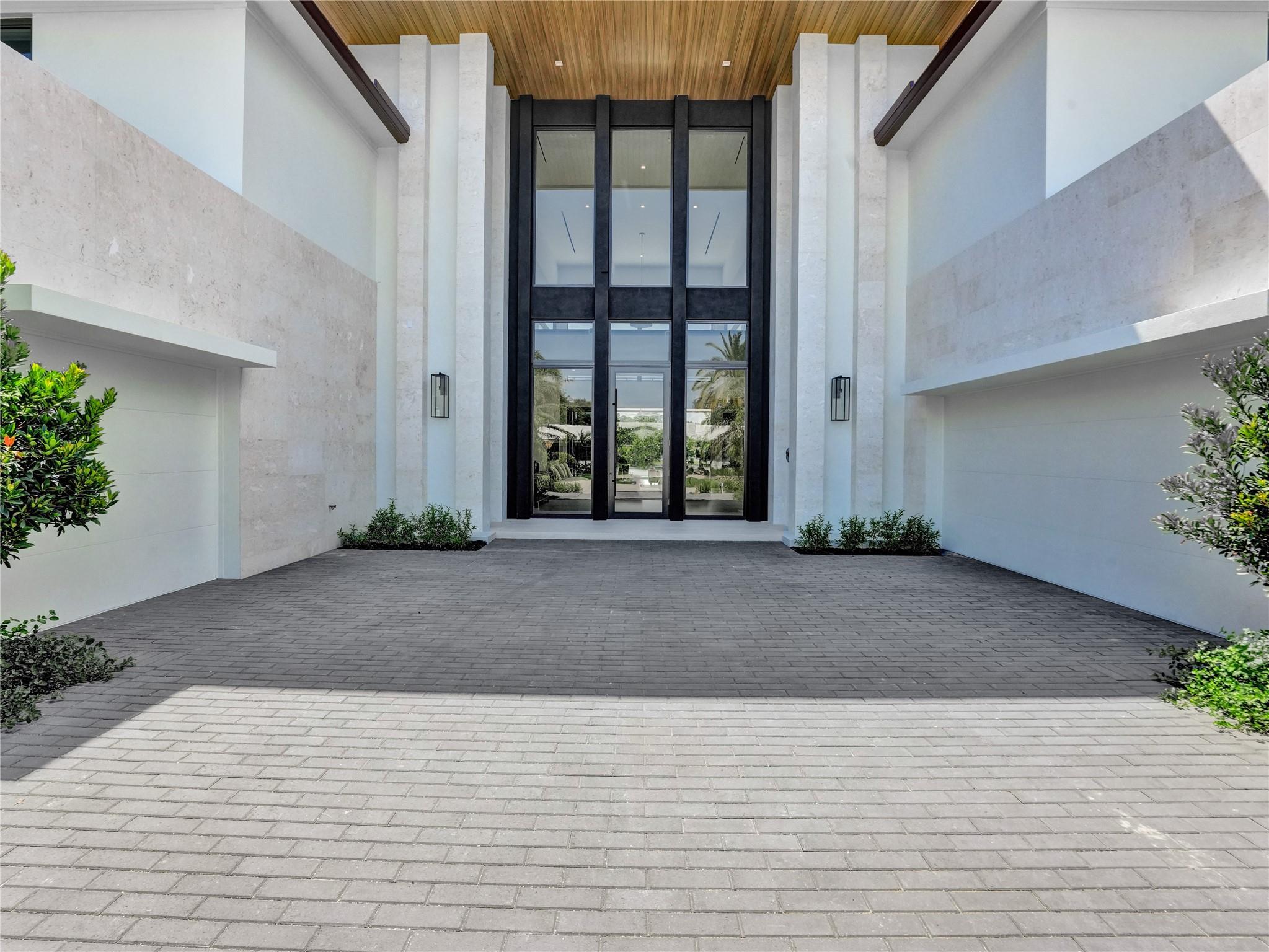 7 Seneca Road, Sea Ranch Lakes, FL 33308