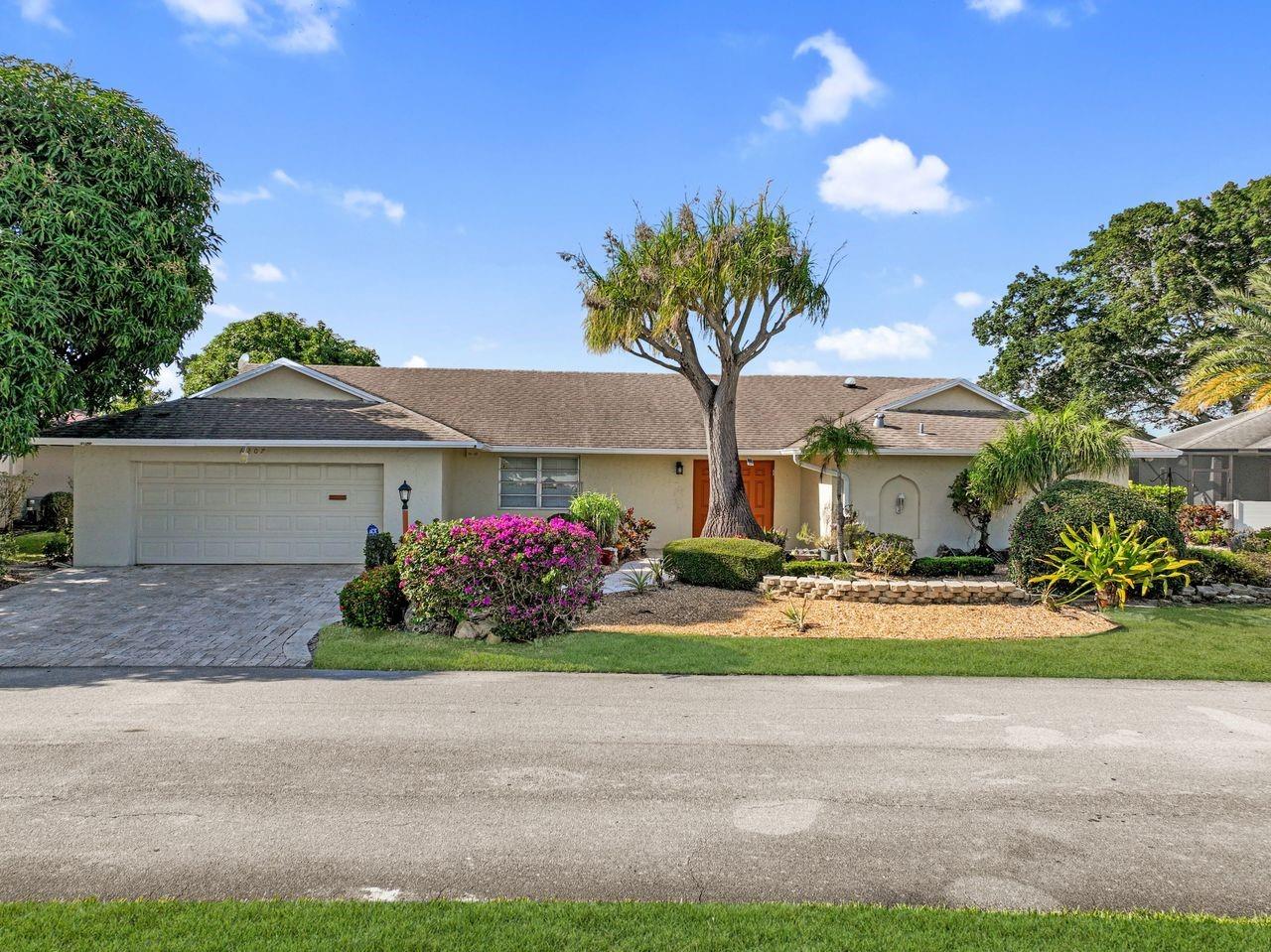 Photo for 6207 Royal Poinciana Lane, Tamarac, FL 33319 - listing #FX-10537018 6207 Royal Poinciana Lane, Tamarac, FL 33319