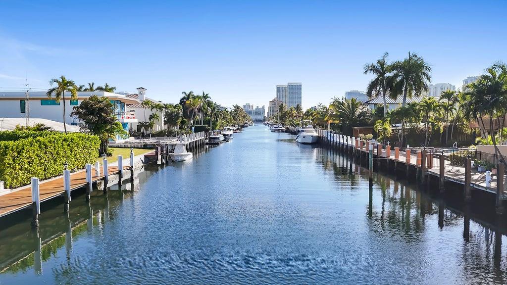 ONE MINUTE TO THE INTRACOASTAL