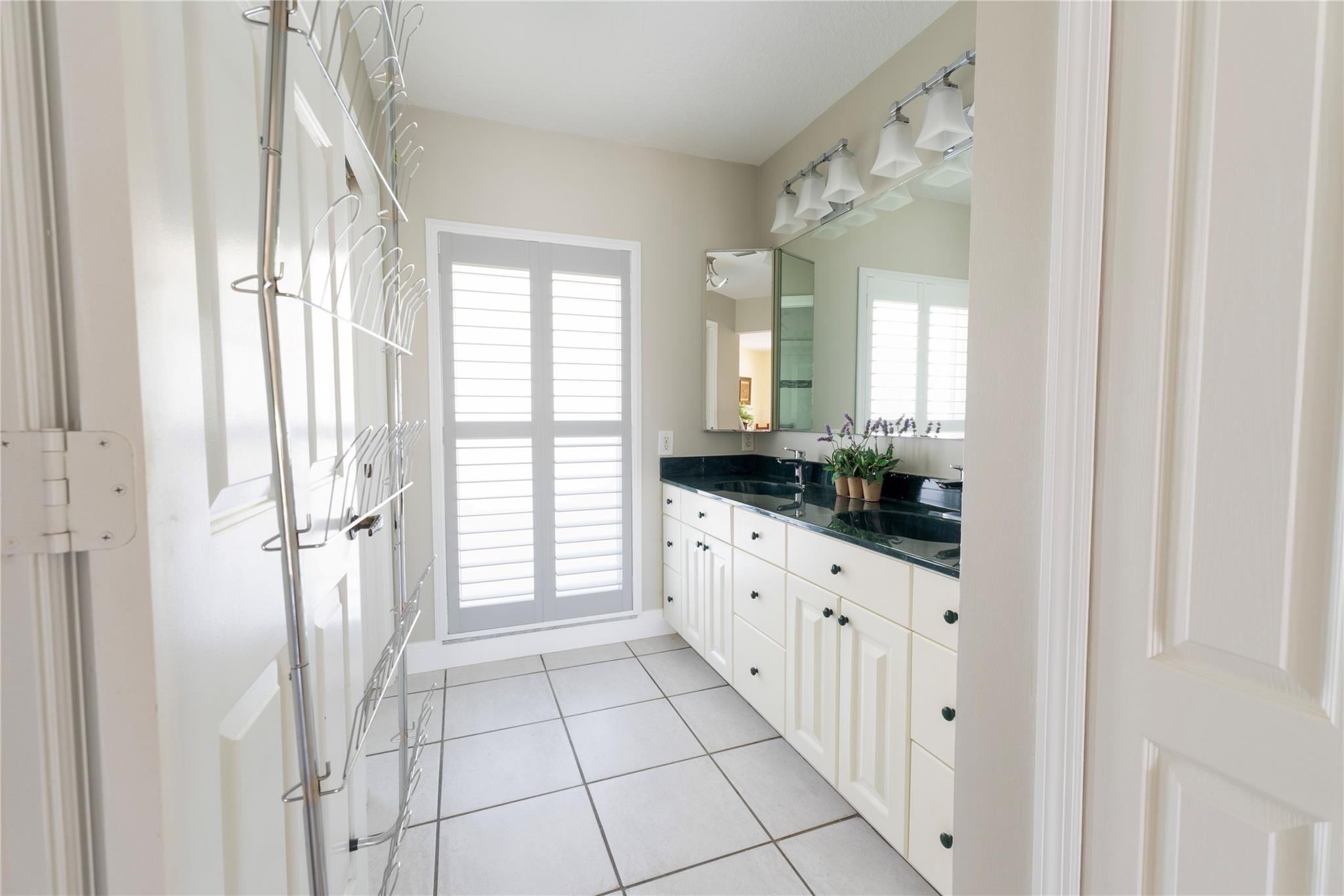 Primary Bed/ Full Bath