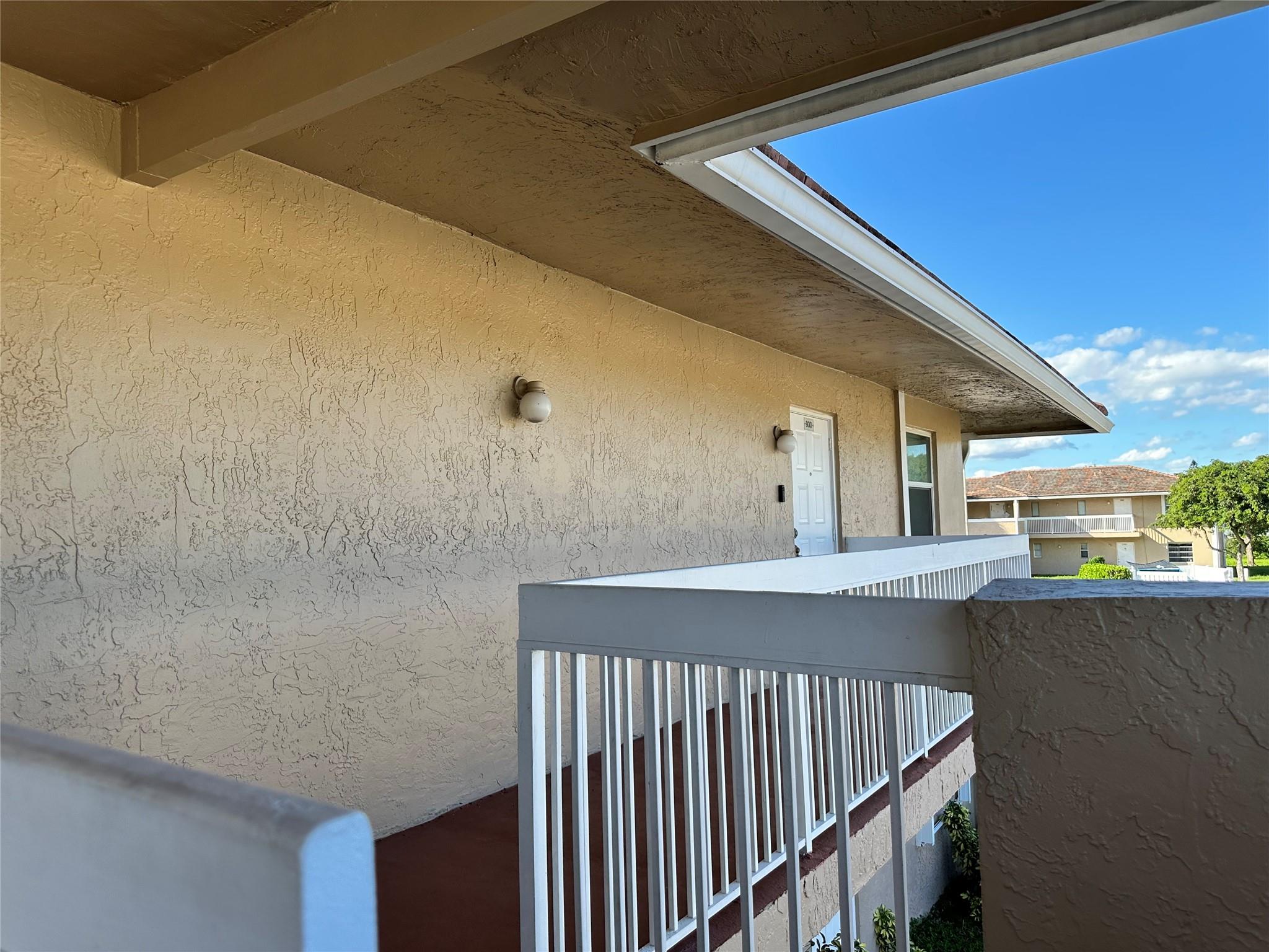 930 Twin Lakes Drive 8-P, Coral Springs, FL 33071