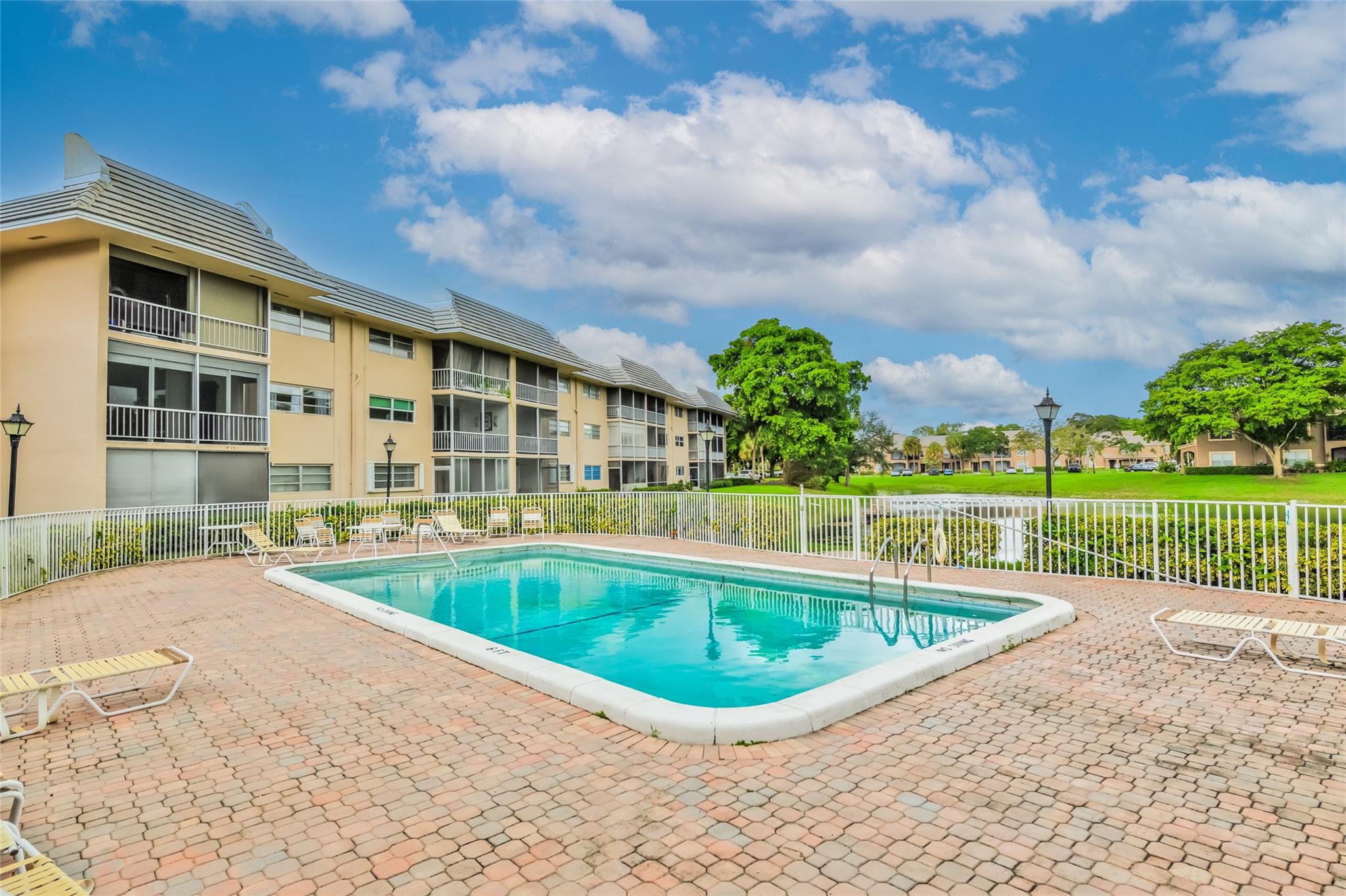 2850 S Forest Hills Boulevard 105, Coral Springs, FL 33065