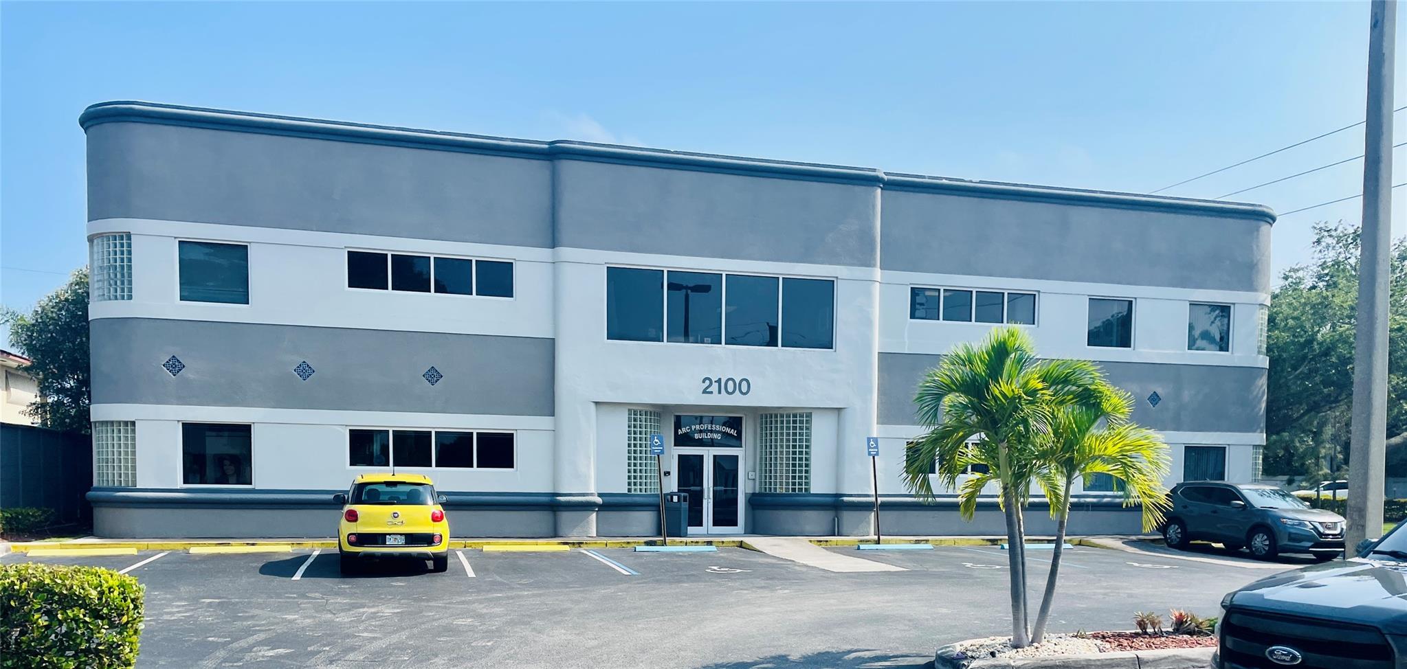 Photo for 2100 NE 36th Street, 202, Lighthouse Point, FL 33064 - listing #FX-10441372 2100 NE 36th Street, 202, Lighthouse Point, FL 33064