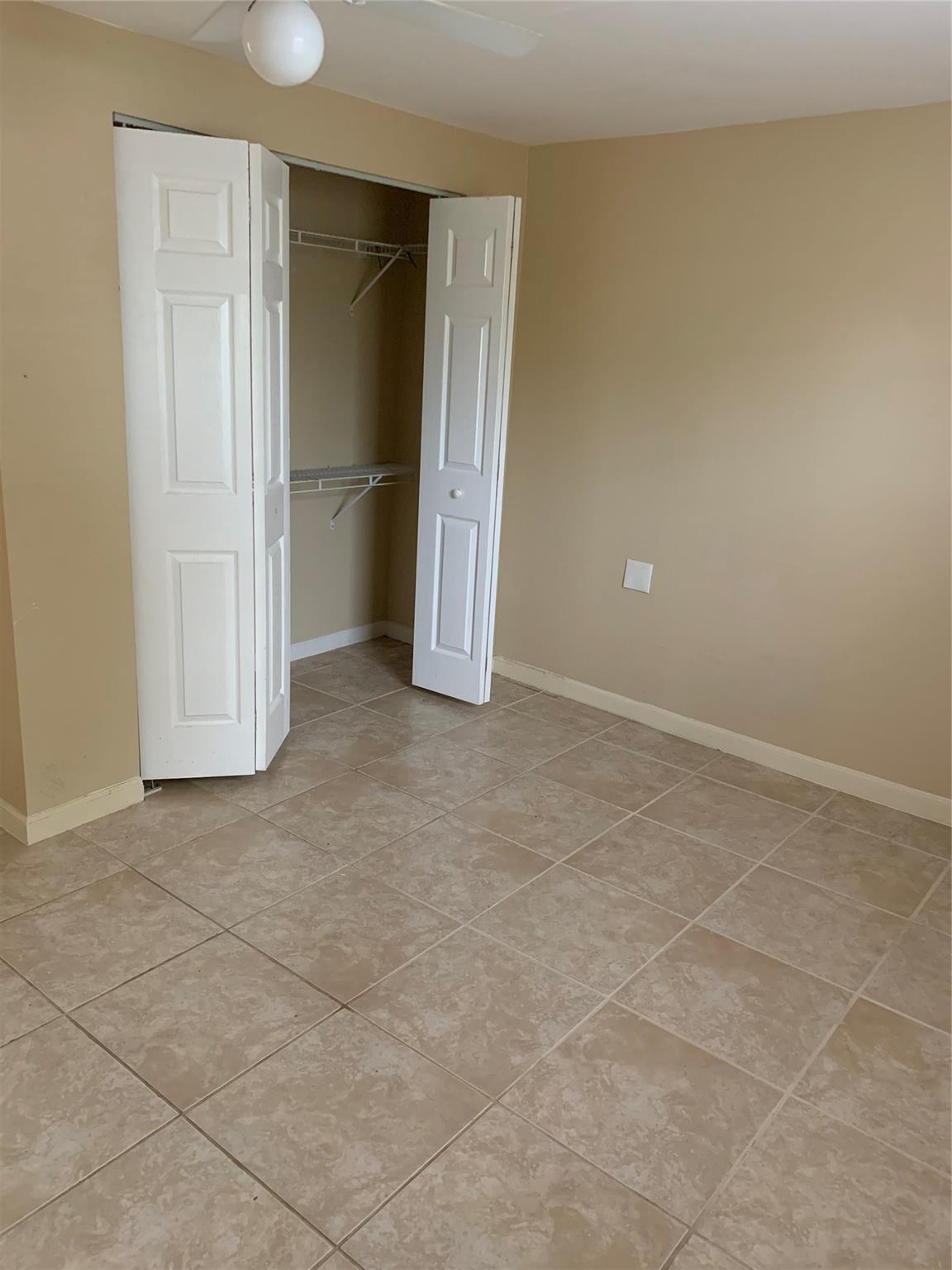 10121 SW 38, Miami, FL 33165