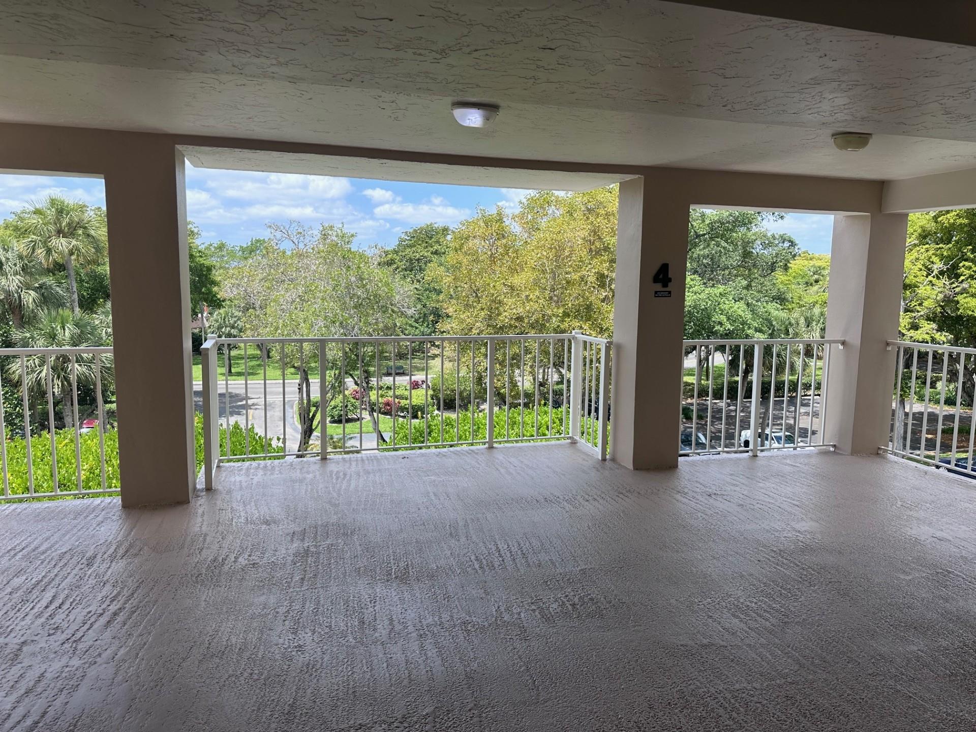 Photo for 3850 Oaks Clubhouse Drive, 403, Pompano Beach, FL 33069 - Listing #FX-10500367 3850 Oaks Clubhouse Drive, 403, Pompano Beach, FL 33069