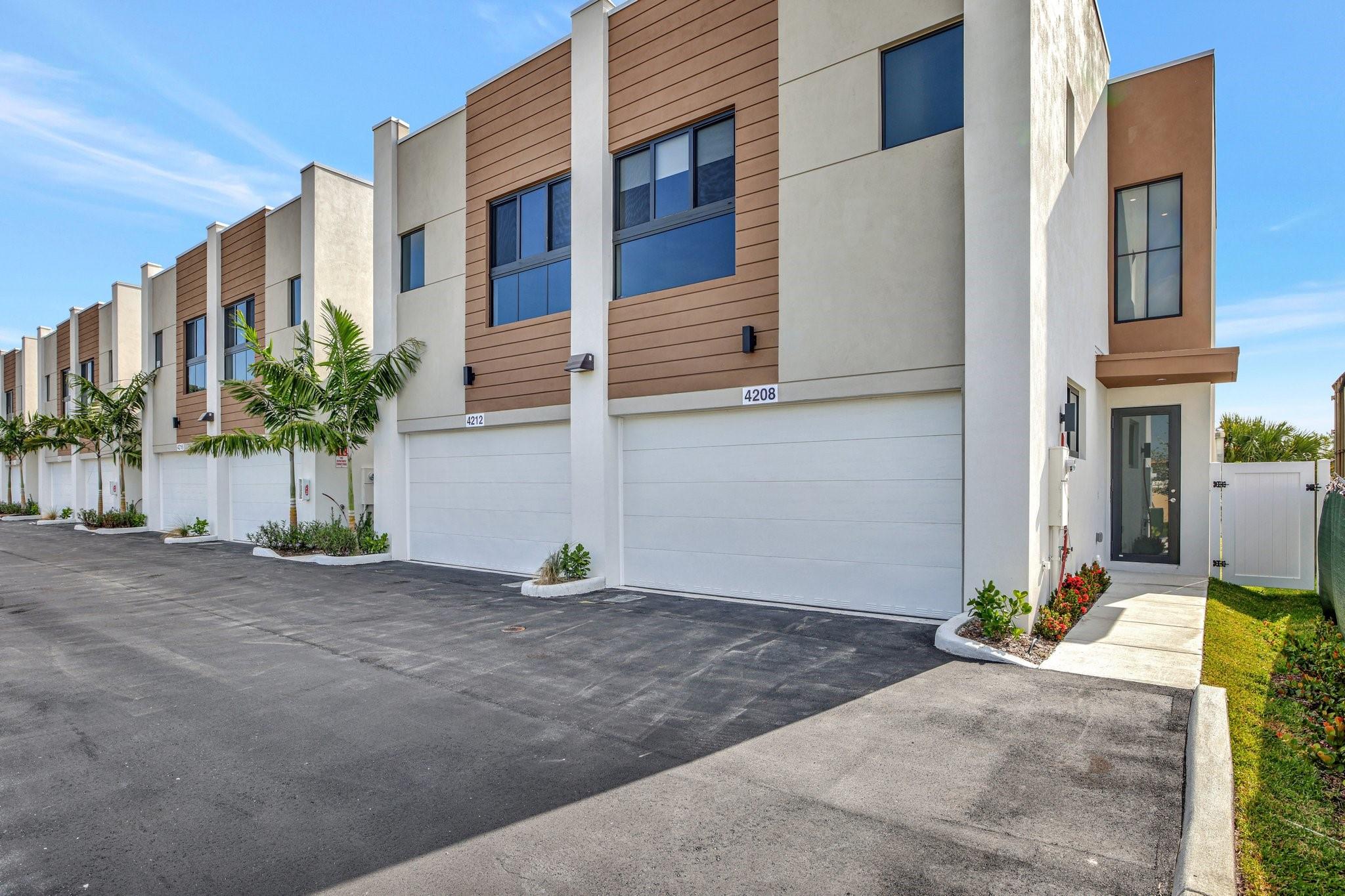 Photo for 4208 NE 7th Terrace, Oakland Park, FL 33334 - listing #FX-10533406 4208 NE 7th Terrace, Oakland Park, FL 33334