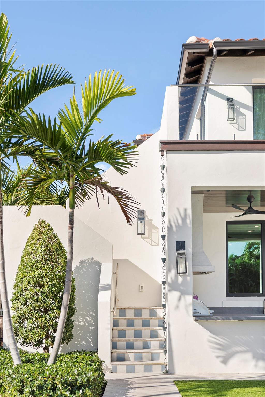 2300 NE 34th Court, Lighthouse Point, FL 33064