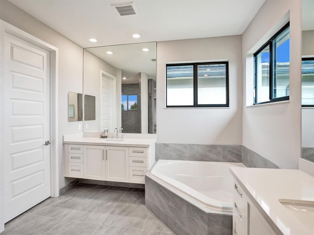 Photo for 10805 Oceano Way, Parkland, FL 33076 - Listing #FX-10428266 10805 Oceano Way, Parkland, FL 33076