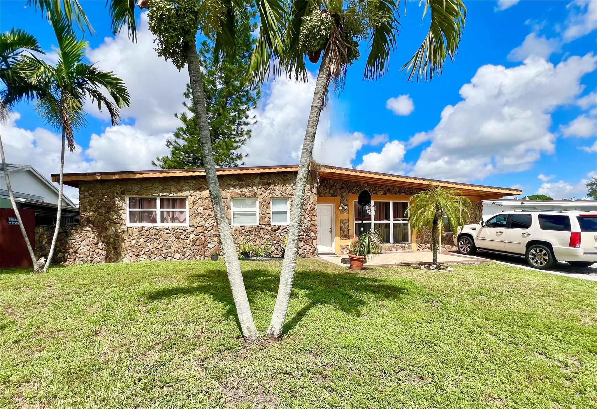 Photo for 5751 SW 54th Avenue, Davie, FL 33314 - Listing #FX-10520099 5751 SW 54th Avenue, Davie, FL 33314