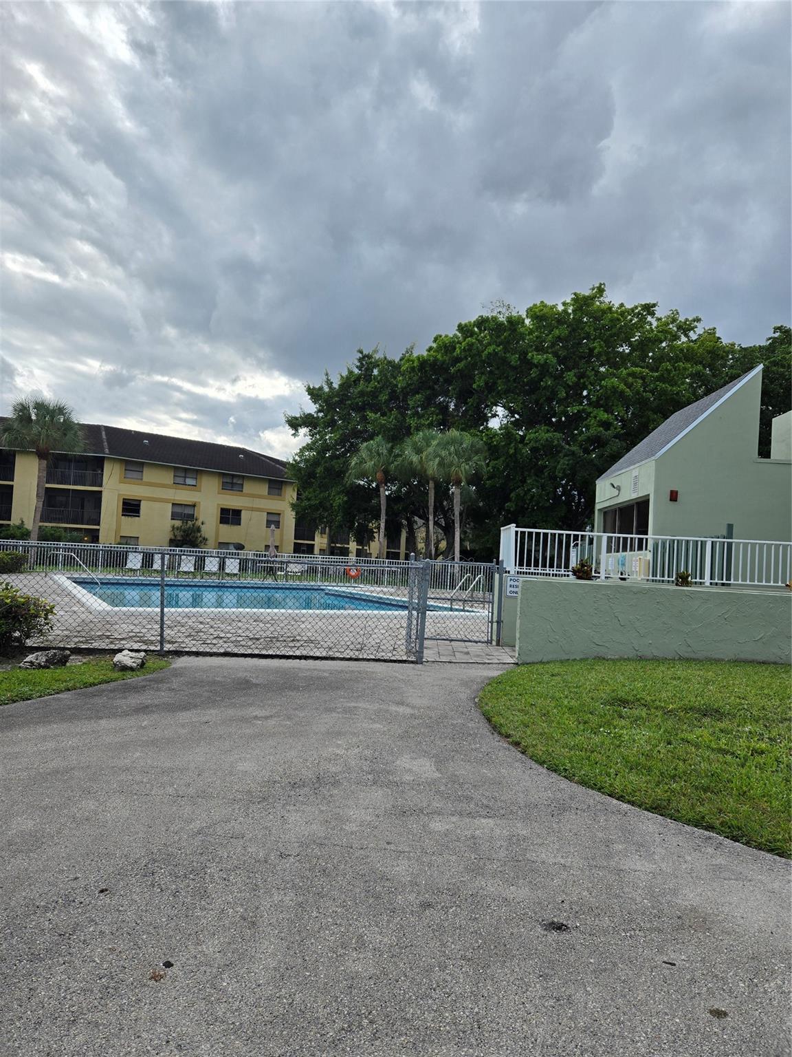 8917 NW 28th Drive 51, Coral Springs, FL 33065