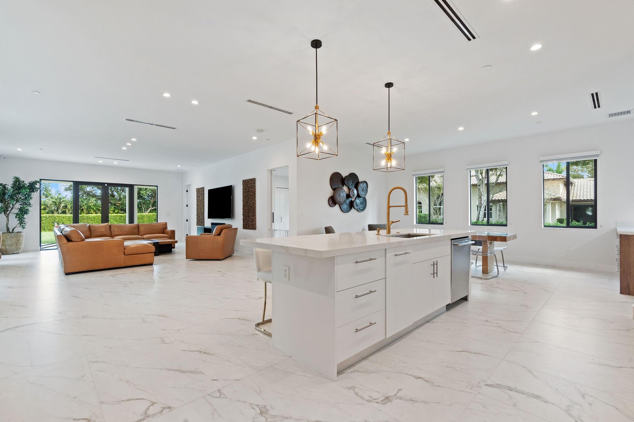 11861 NW 9 Street, Plantation, FL 33325