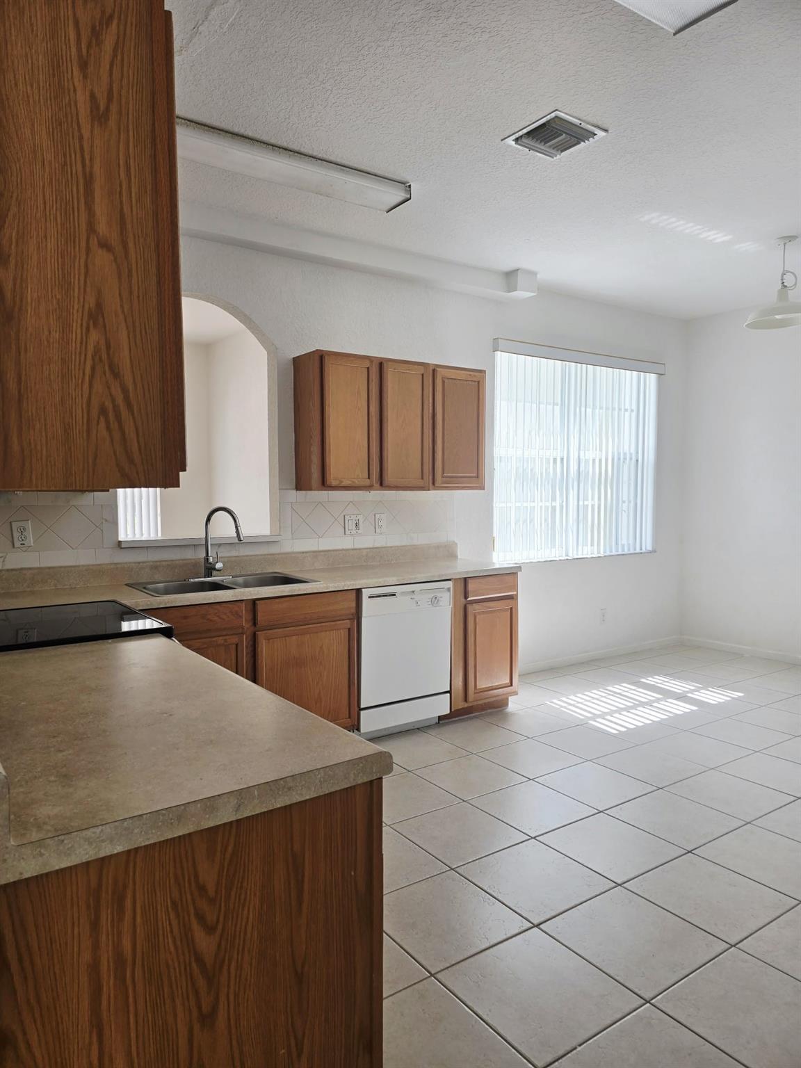 10589 NW 56th Place, Coral Springs, FL 33076