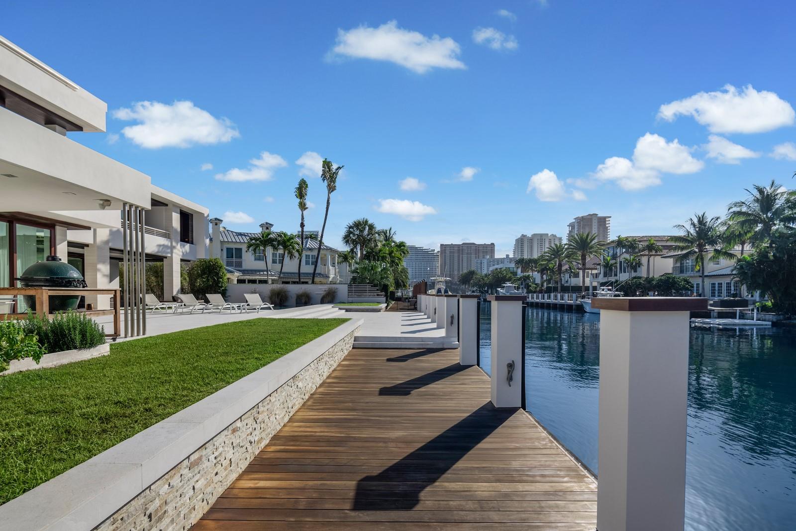 10 Pelican Drive, Fort Lauderdale, FL 33301