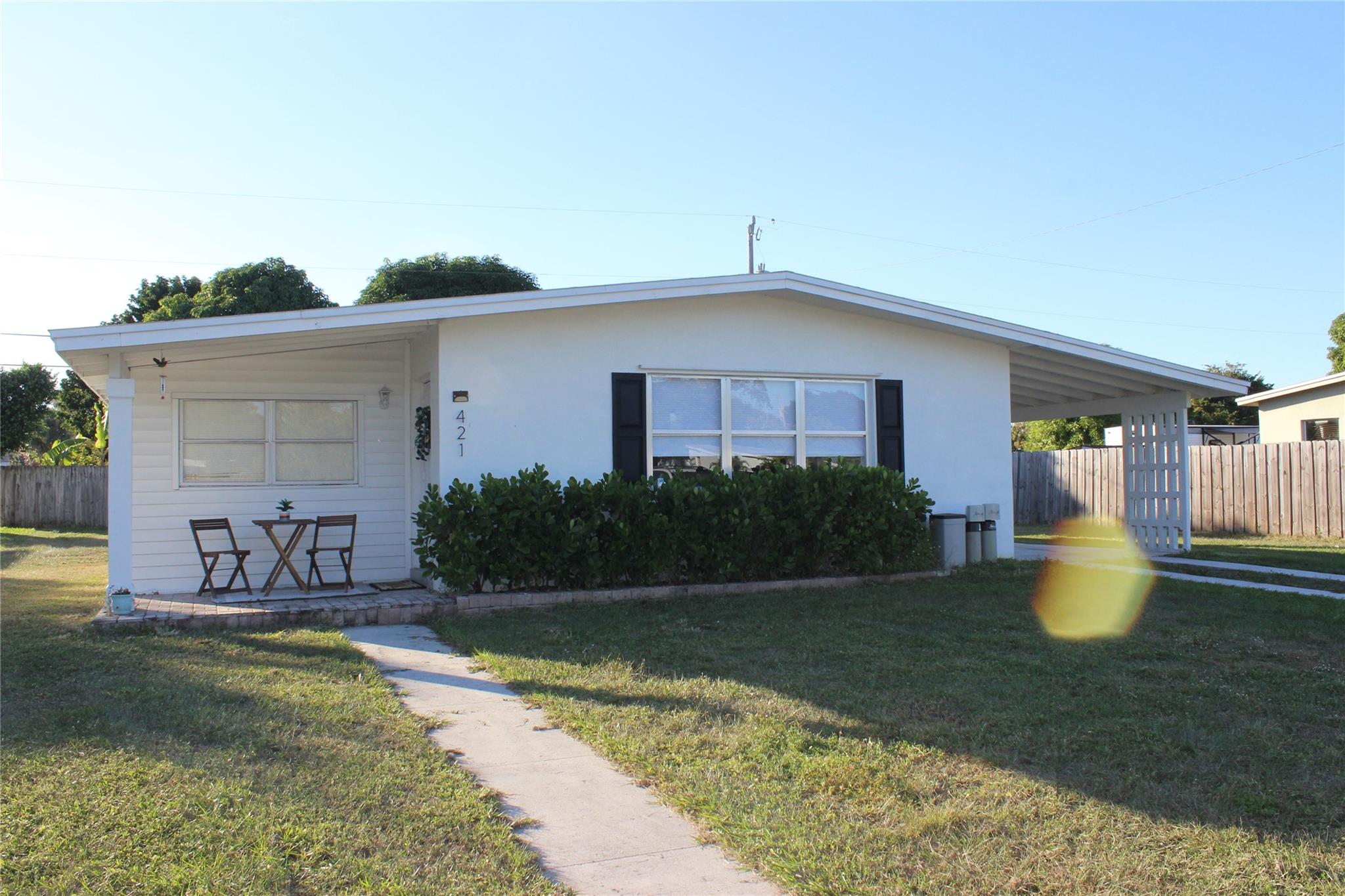 Photo for 421 SE Solaz Avenue, Port Saint Lucie, FL 34983 - listing #FX-10537128 421 SE Solaz Avenue, Port Saint Lucie, FL 34983