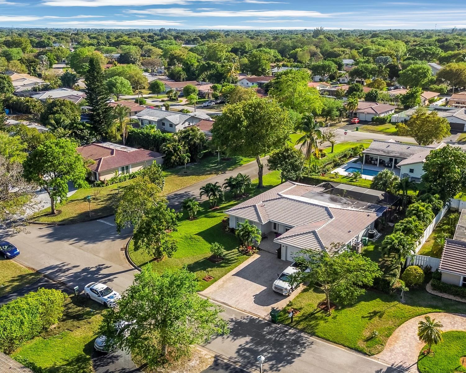 906 NW 83rd Drive, Coral Springs, FL 33071