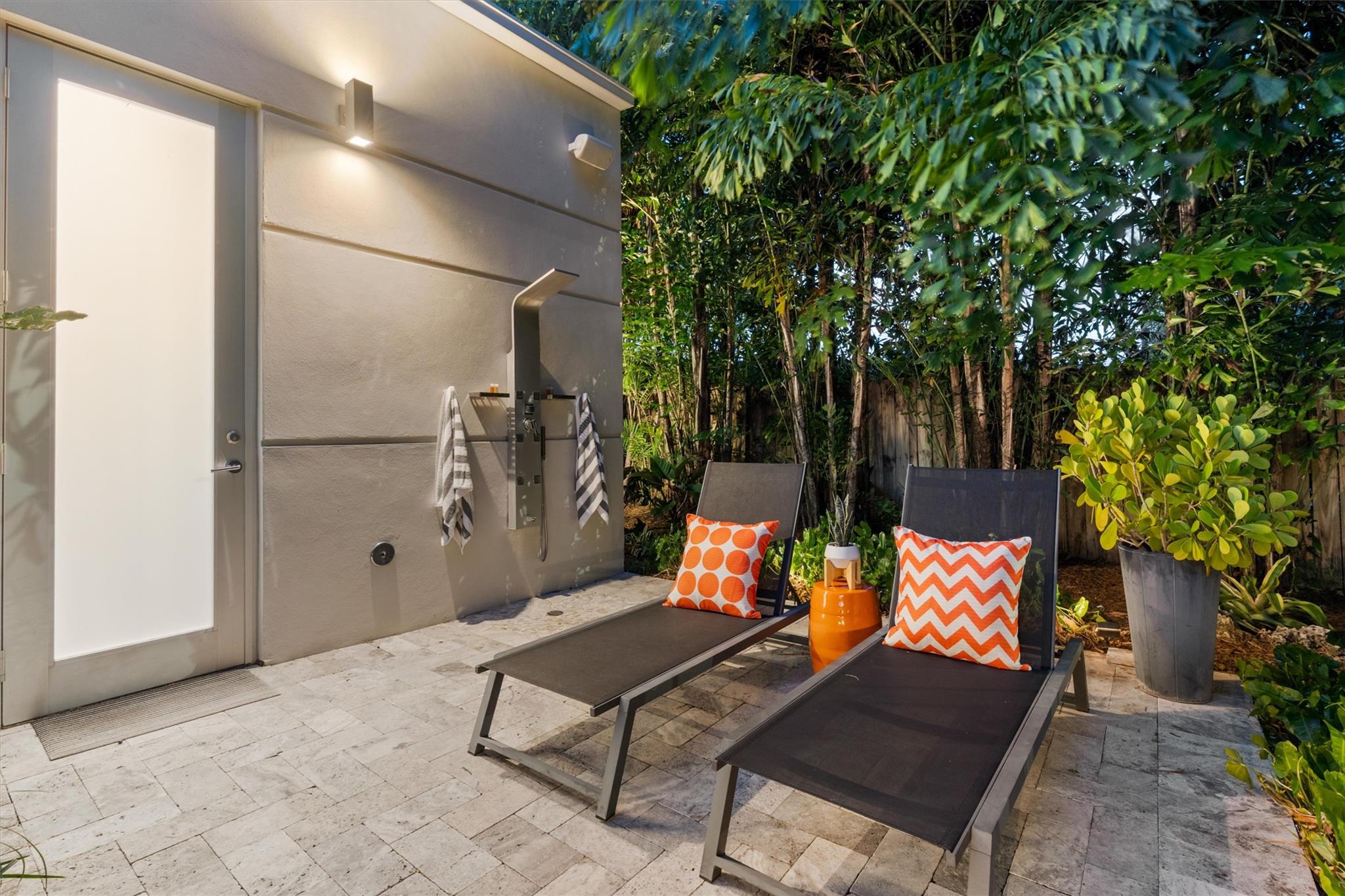 Photo for 2626 NE 5th Terrace, Wilton Manors, FL 33334 - Listing #FX-10493331 2626 NE 5th Terrace, Wilton Manors, FL 33334